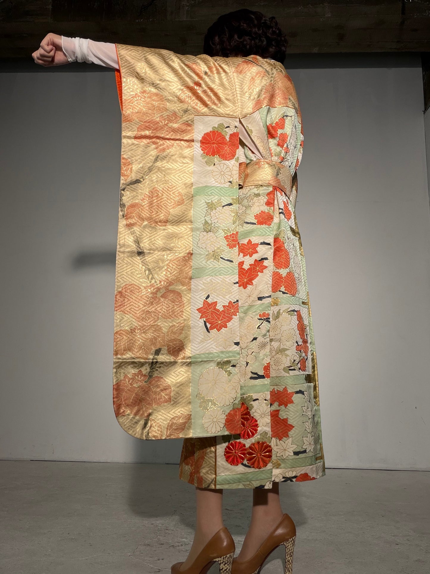 Furisode Kimono Dress Gown with String Belt – Upcycled from Vintage Japanese Kimono "gold, DRE_order" *damage