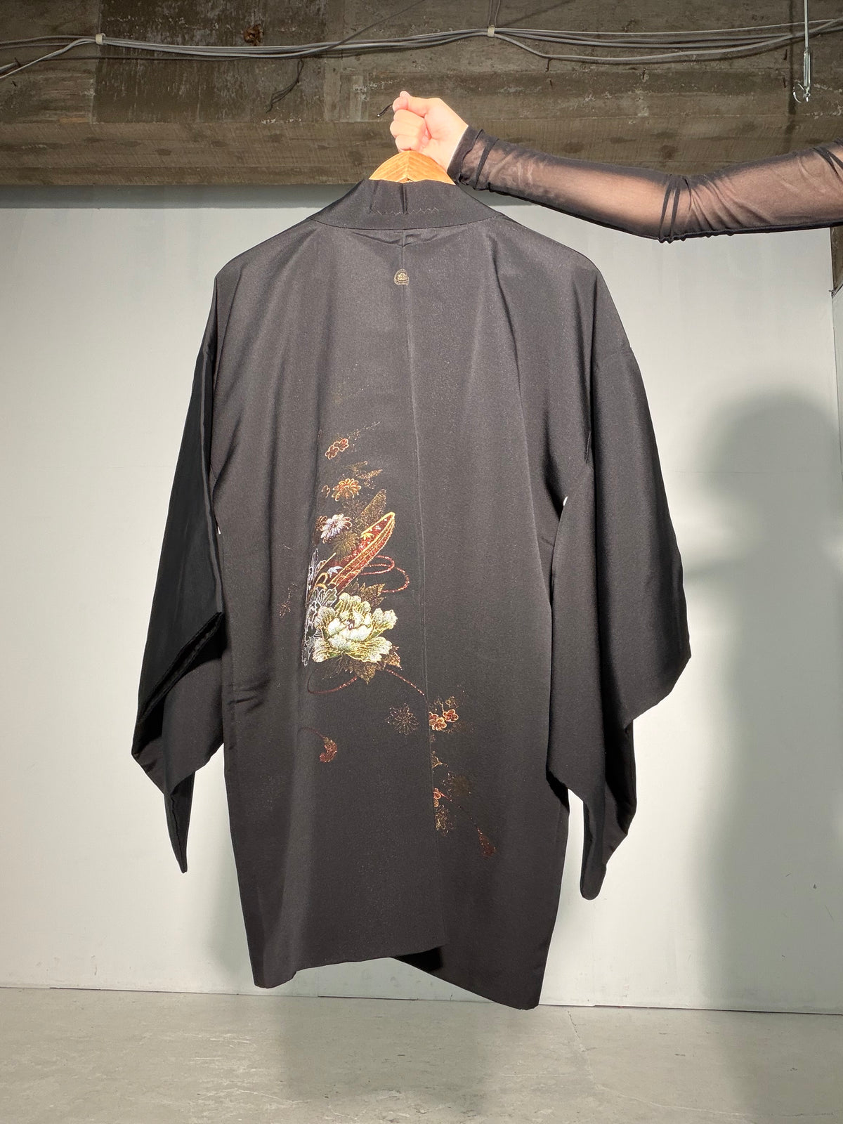 VINTAGE BLACK HAORI  "glitter, flower-gold, BLK200"