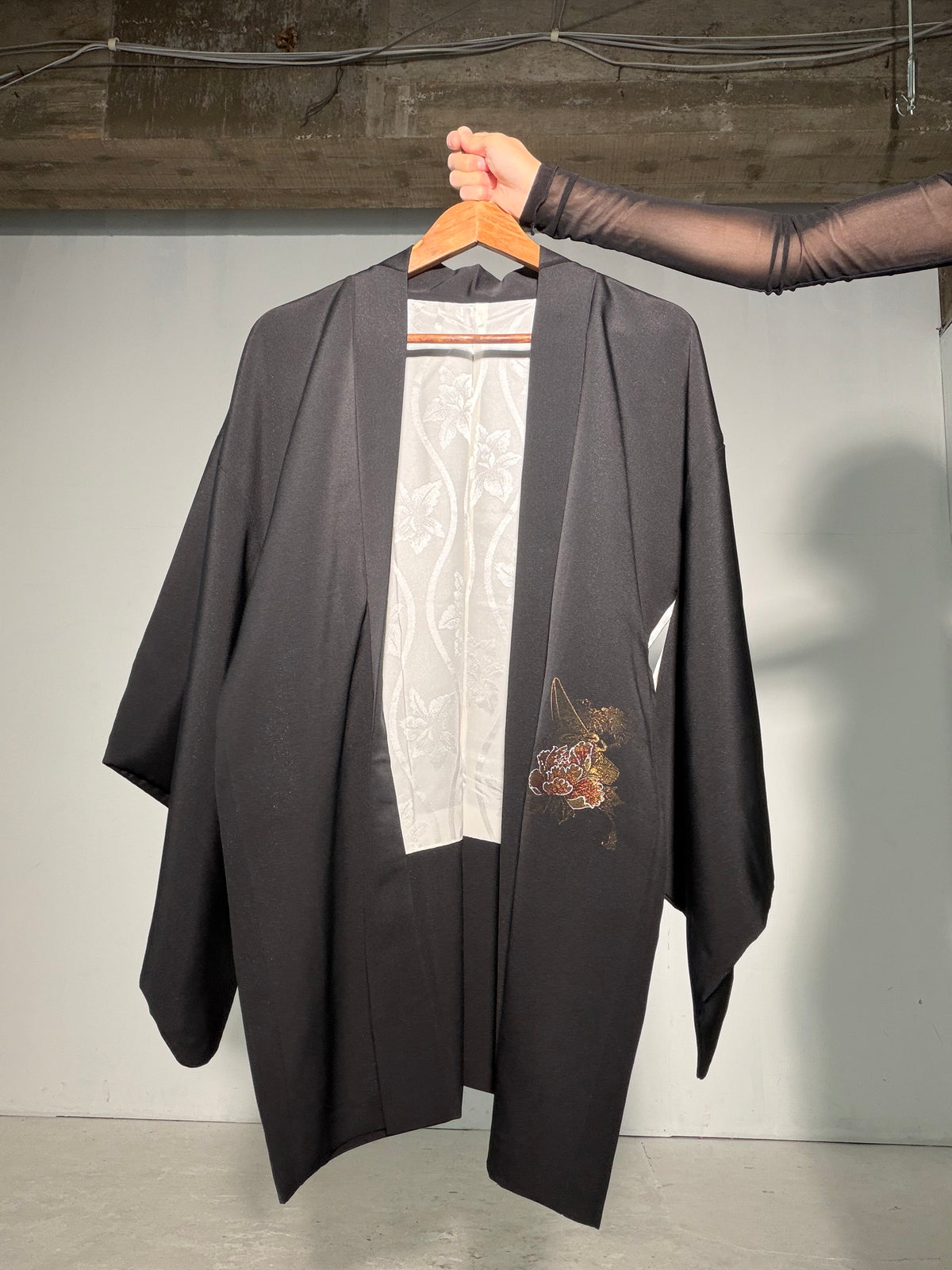VINTAGE BLACK HAORI  "glitter, flower-gold, BLK200"