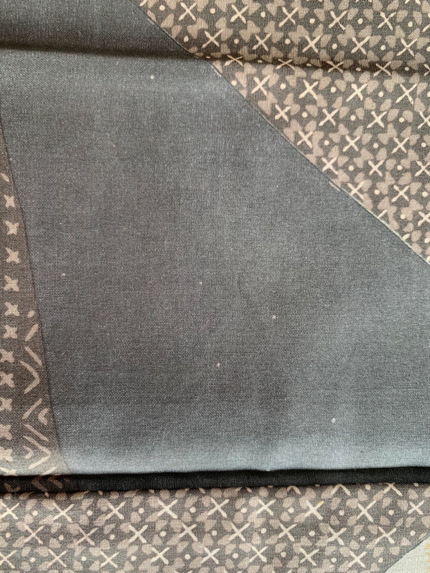 VINTAGE KUROMONTSUKI HAORI "Sougara, KUR106" *damage