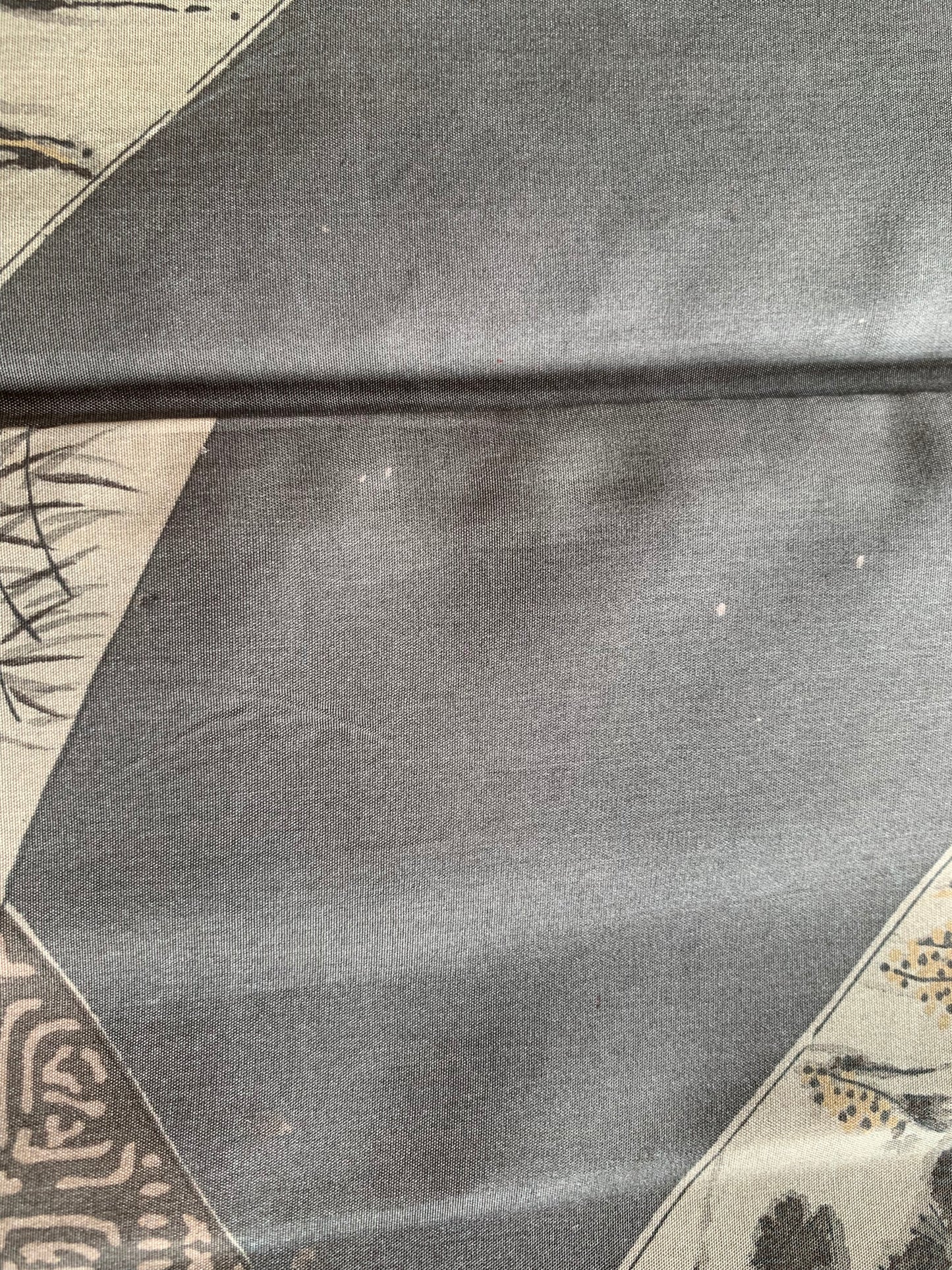 VINTAGE KUROMONTSUKI HAORI "Sougara, KUR106" *damage