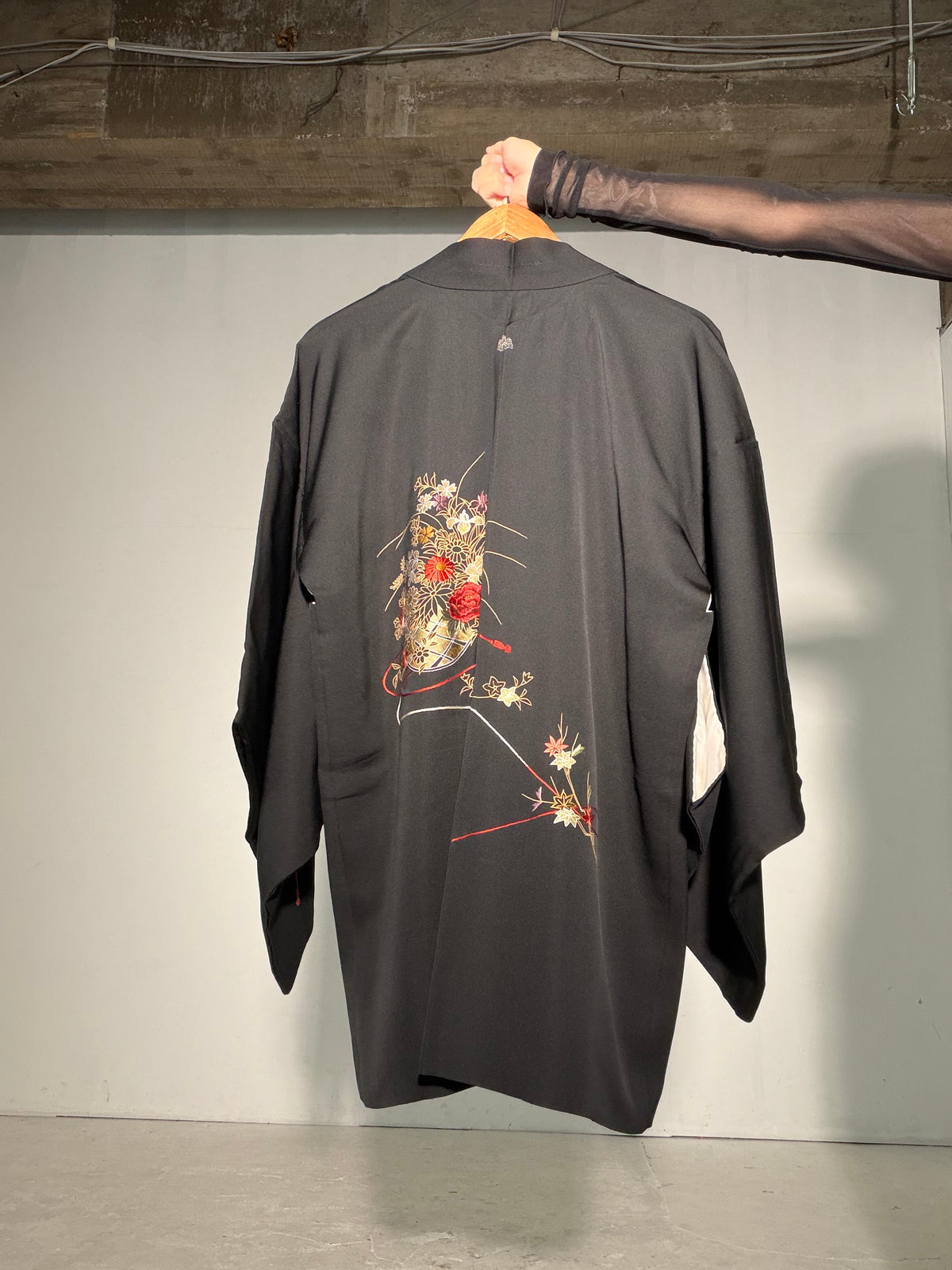 VINTAGE BLACK HAORI  "inside-flower, gold, BLK201"