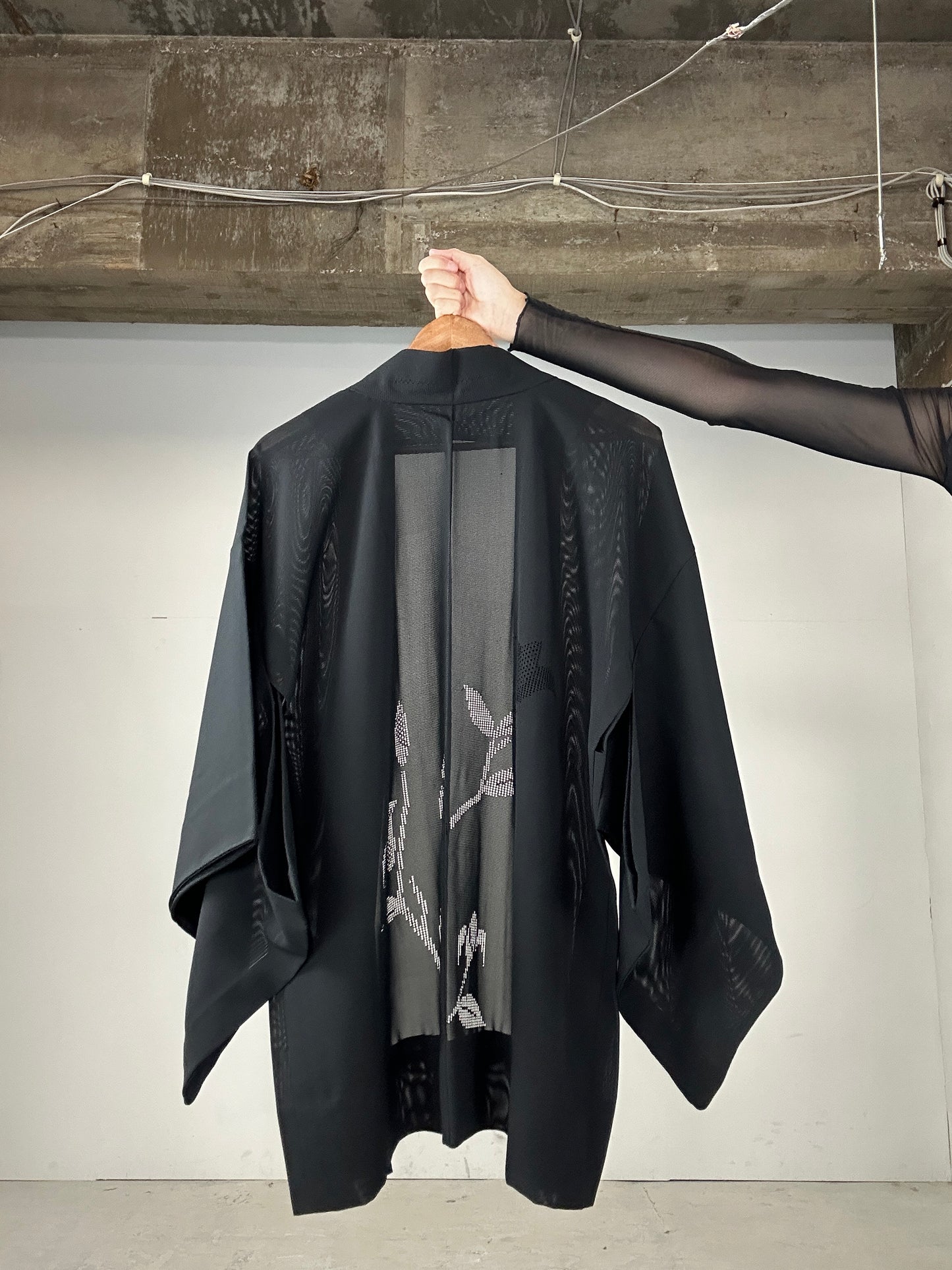 VINTAGE BLACK HAORI SHEER “ro, kusabana"