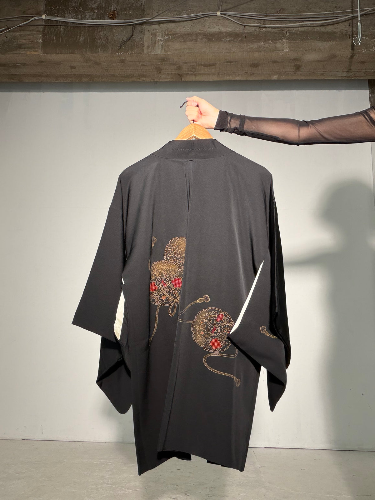 VINTAGE BLACK HAORI  "yukiwa, gold, red BLK192"