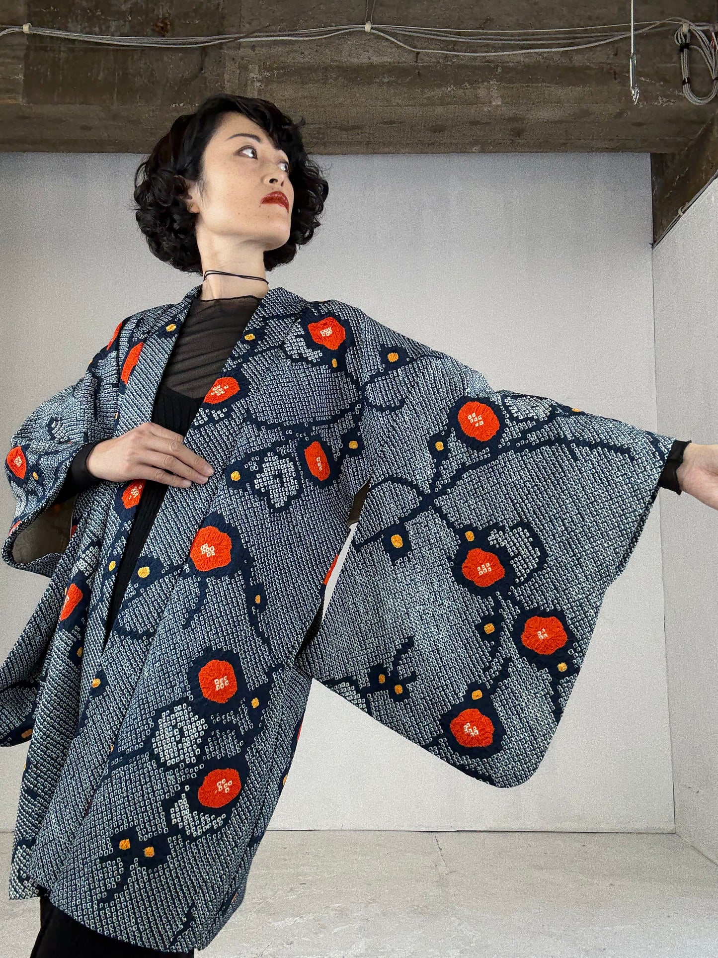 VINTAGE SHIBORI HAORI "navy-blue, red , flower"