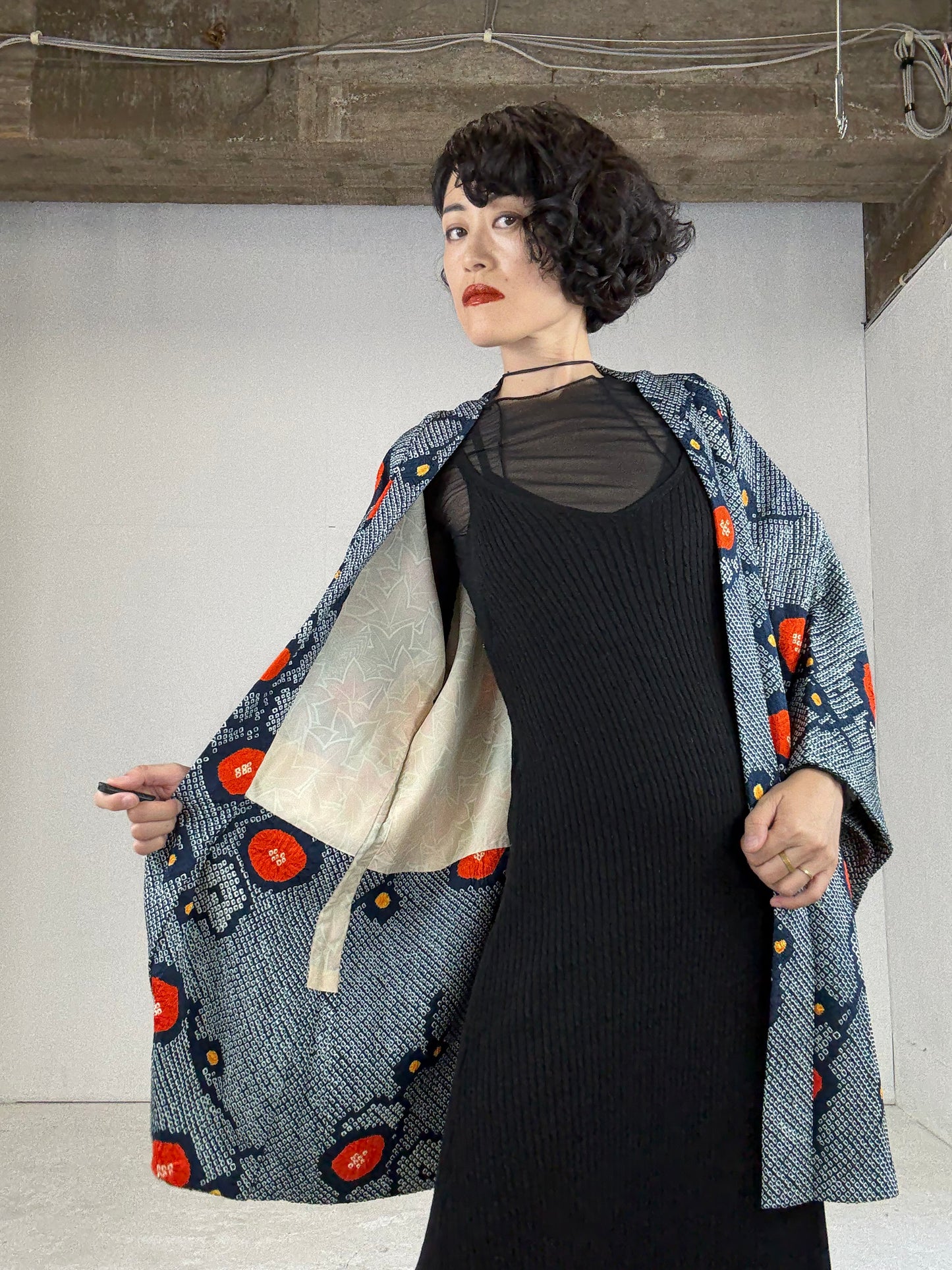 VINTAGE SHIBORI HAORI "navy-blue, red , flower"