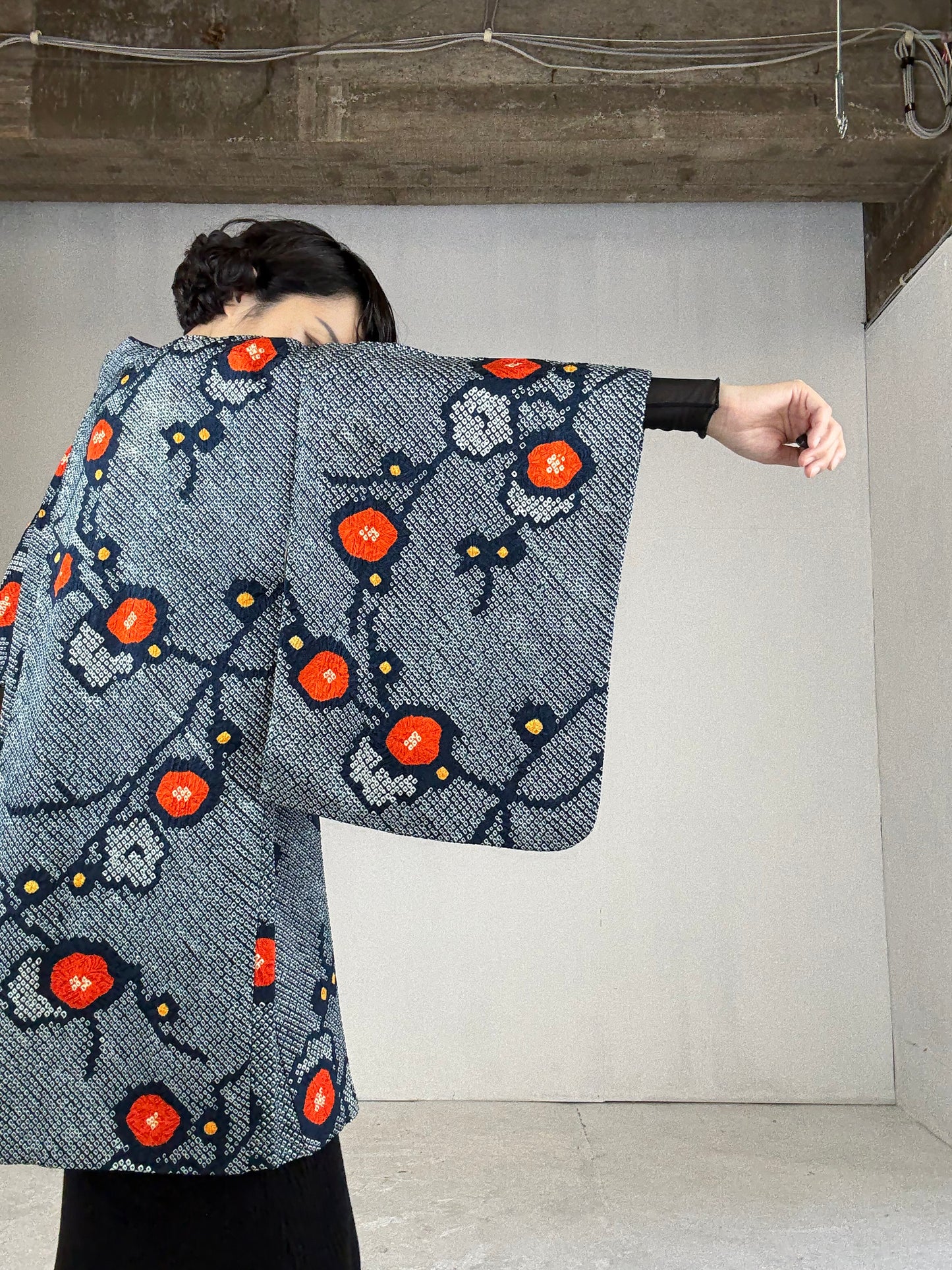 VINTAGE SHIBORI HAORI "navy-blue, red , flower"