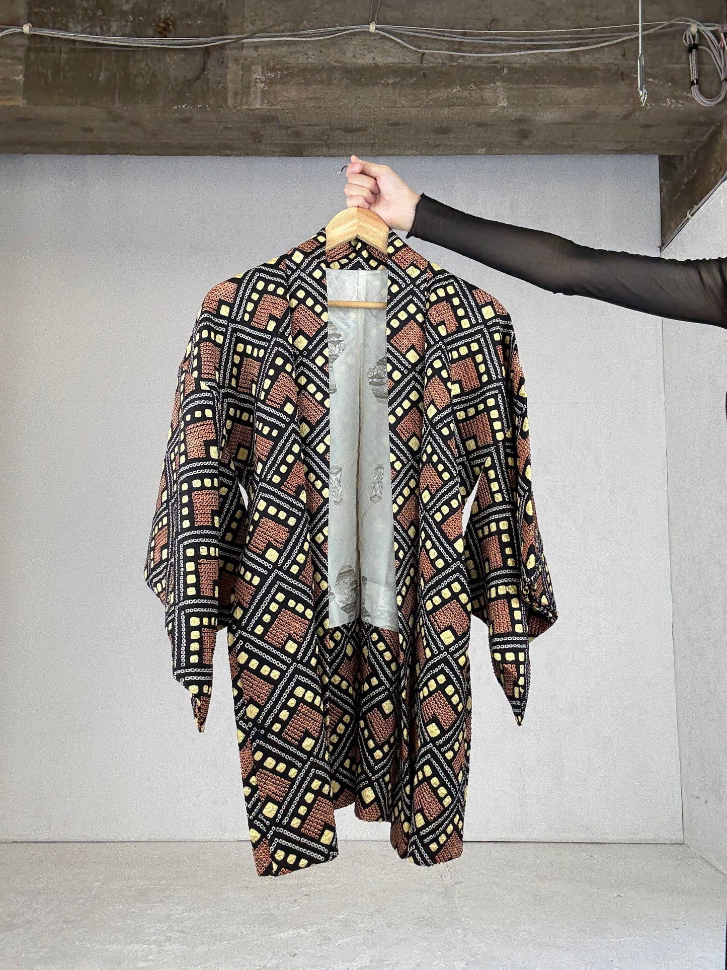 VINTAGE SHIBORI HAORI "black-brown, square"