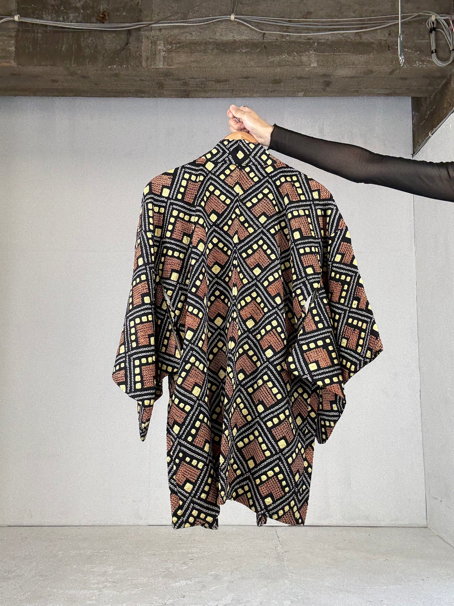 VINTAGE SHIBORI HAORI "black-brown, square"