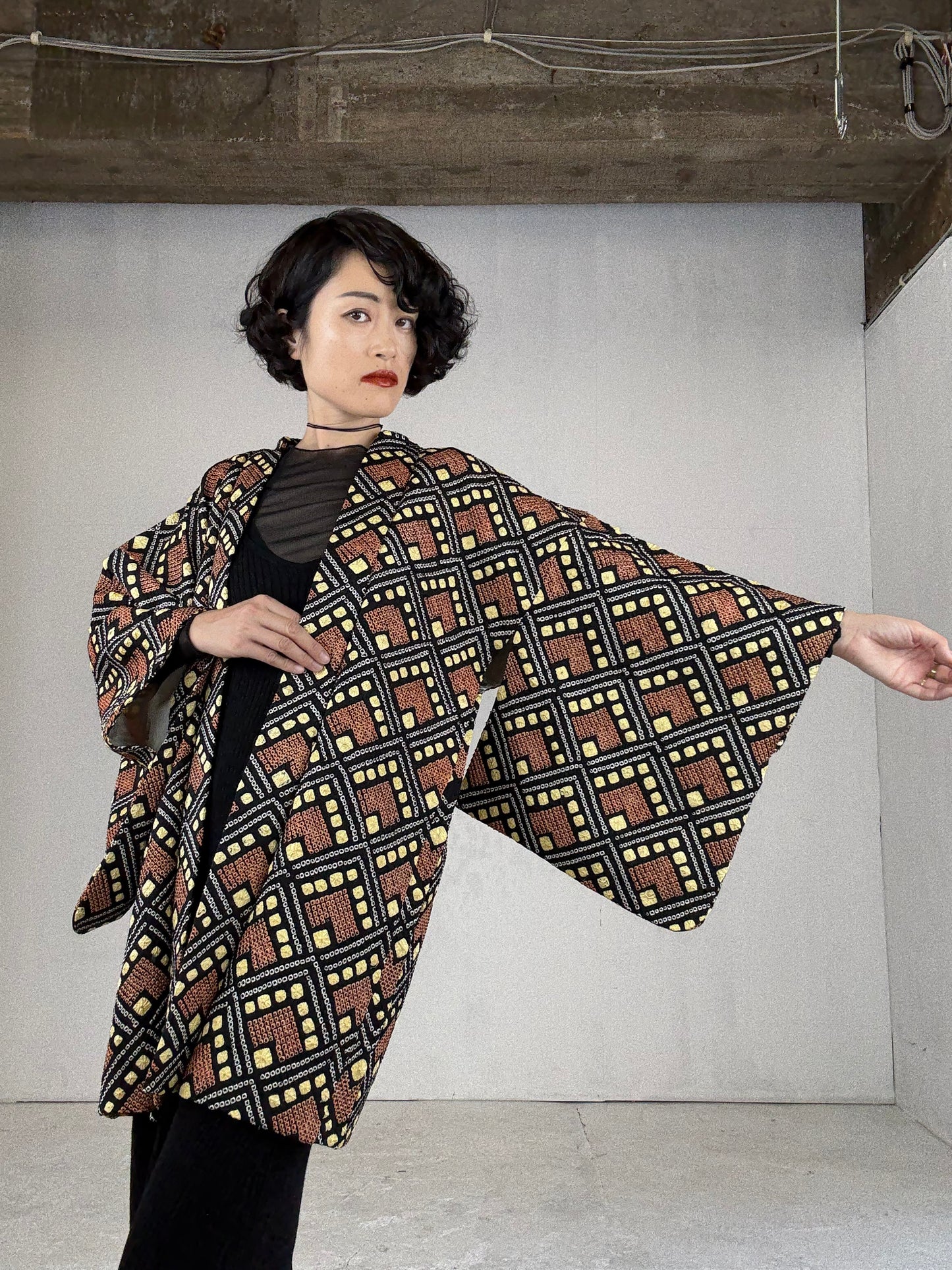 VINTAGE SHIBORI HAORI "black-brown, square"