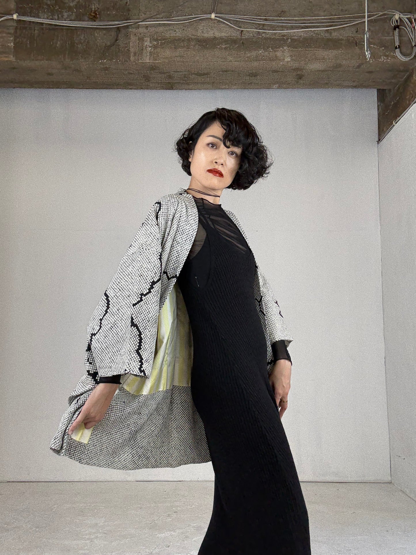 VINTAGE SHIBORI HAORI "black, hana"