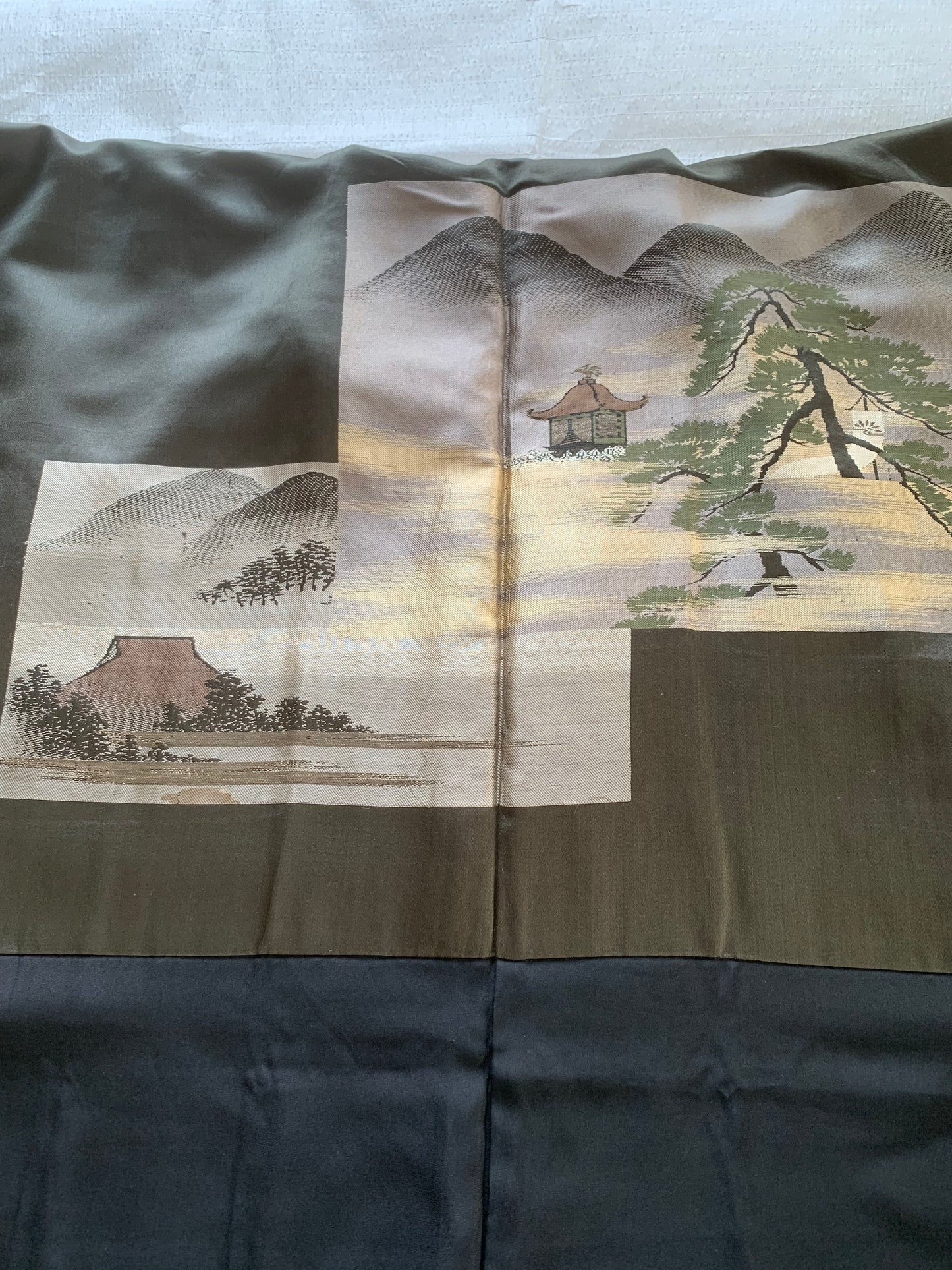VINTAGE KUROMONTSUKI HAORI "maruni-daki-myoga, KUR111"