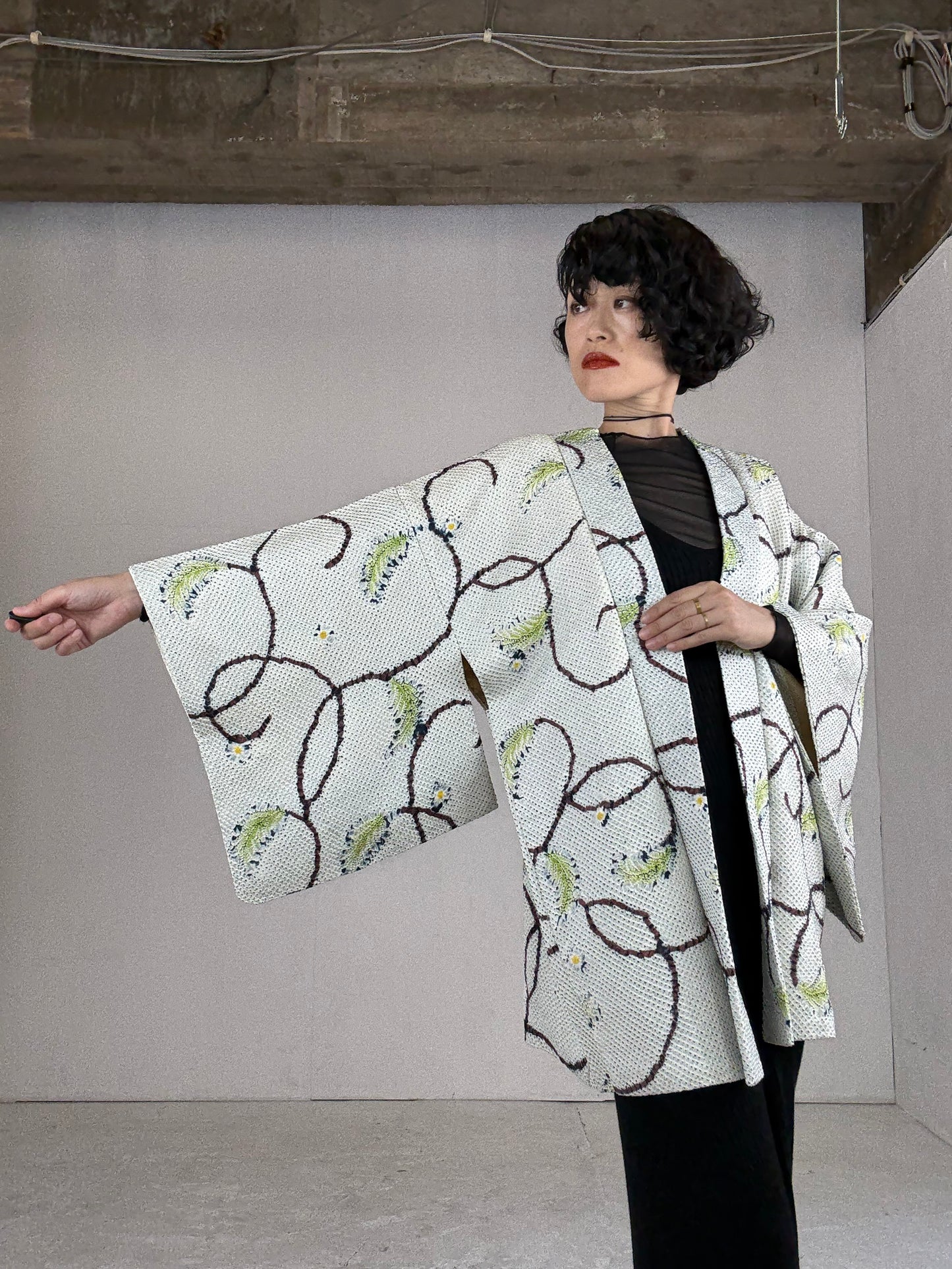 VINTAGE SHIBORI HAORI "karakusa, leaf"