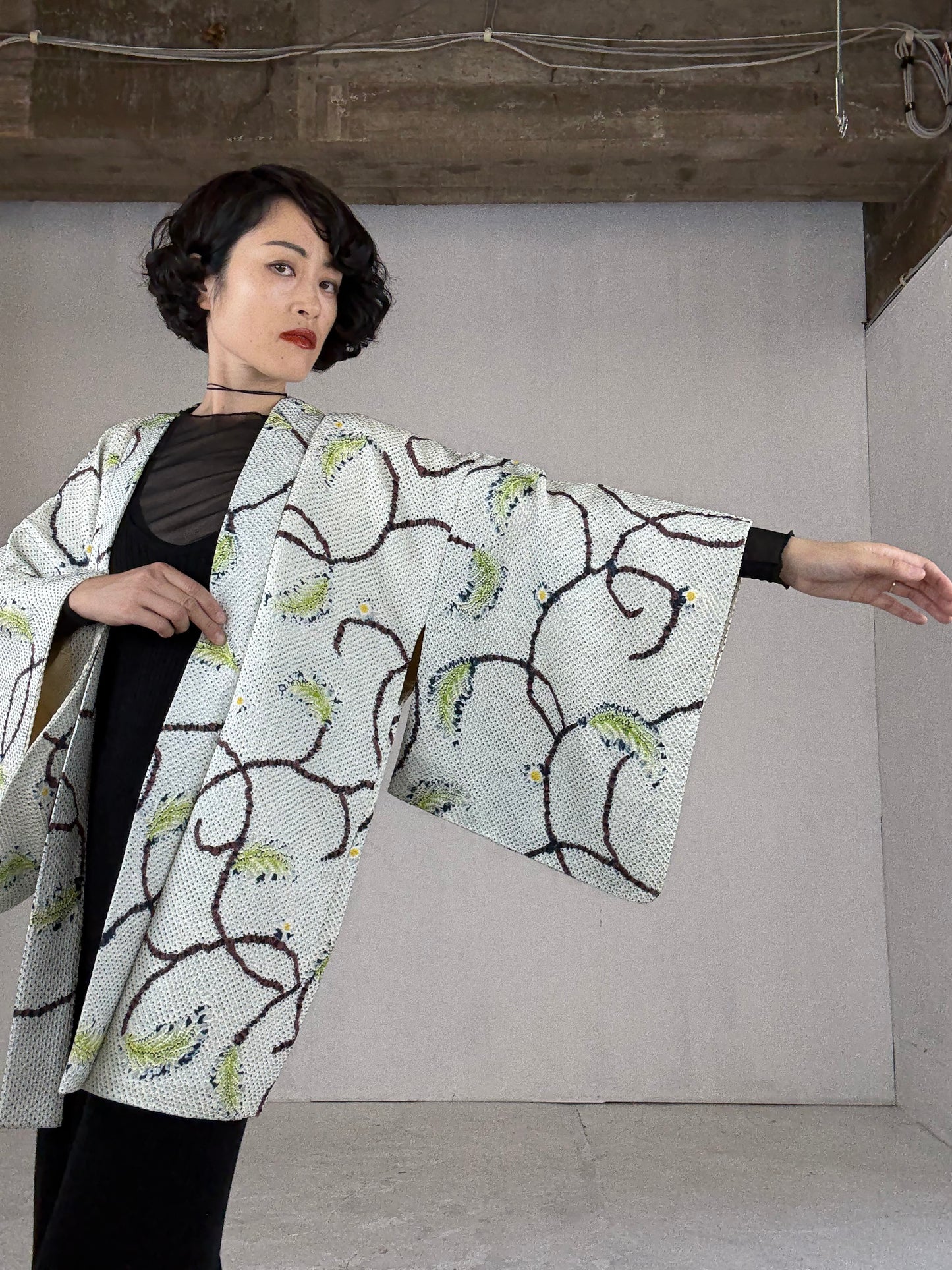 VINTAGE SHIBORI HAORI "karakusa, leaf"