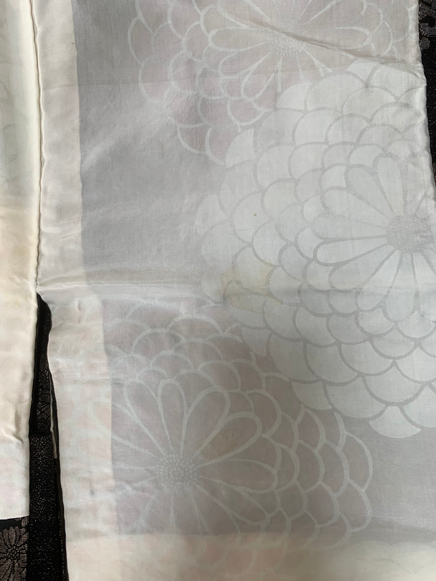VINTAGE BLACK HAORI  "gold, kiku, BLK172" *damage