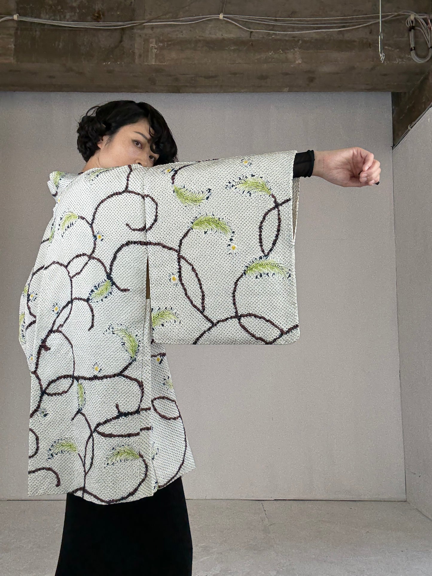 VINTAGE SHIBORI HAORI "karakusa, leaf"