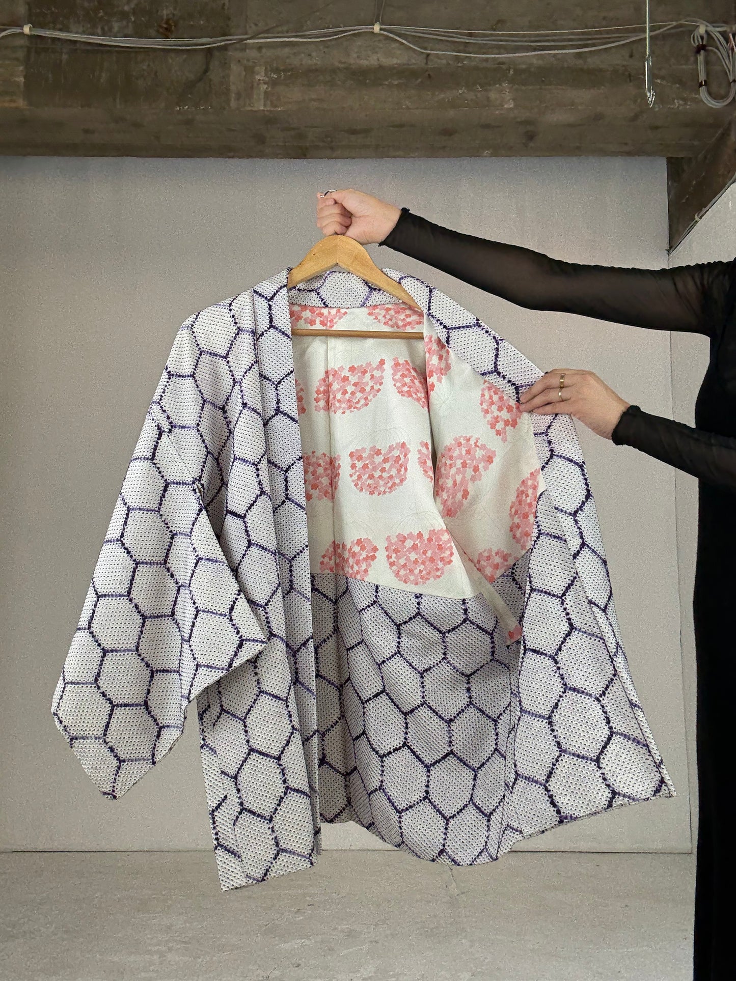 VINTAGE SHIBORI HAORI "kikko" *damage