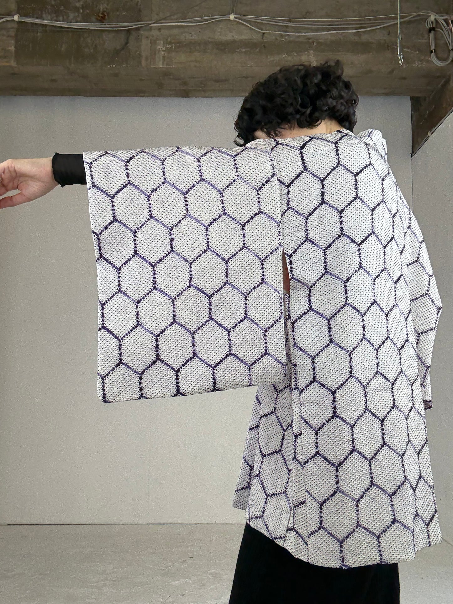 VINTAGE SHIBORI HAORI "kikko" *damage