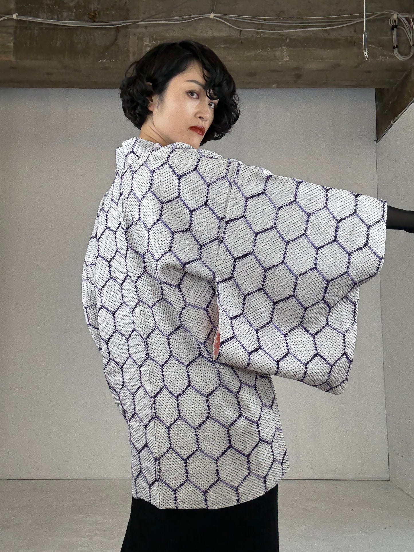 VINTAGE SHIBORI HAORI "kikko" *damage