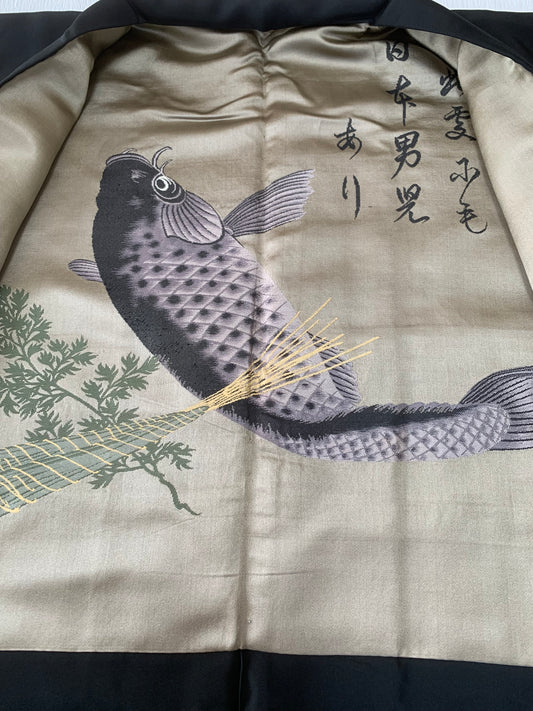 VINTAGE KUROMONTSUKI HAORI "carp, maruni-kasa, KUR114" *damage