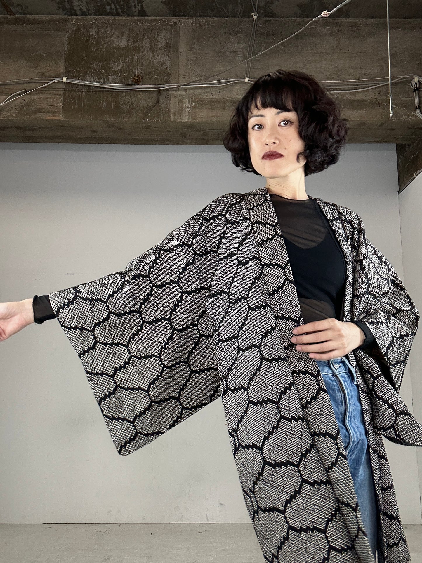 VINTAGE SHIBORI HAORI "Black kikkou, momiji"