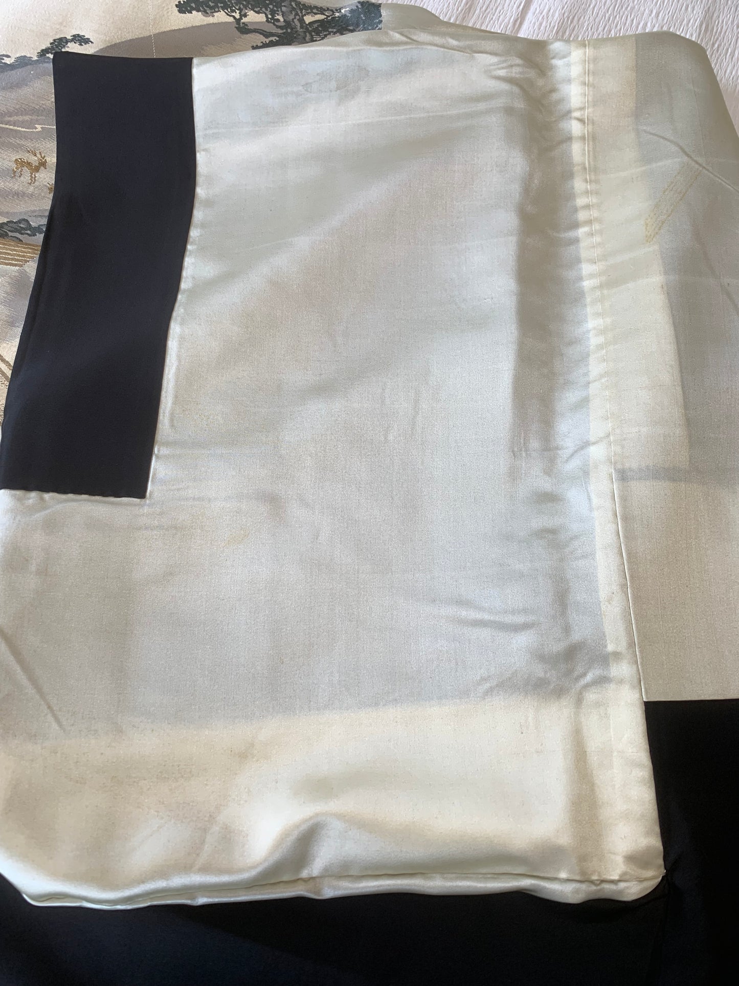 VINTAGE KUROMONTSUKI HAORI "cherry blossoms, maruni-kenkatabami, KUR116" *damage