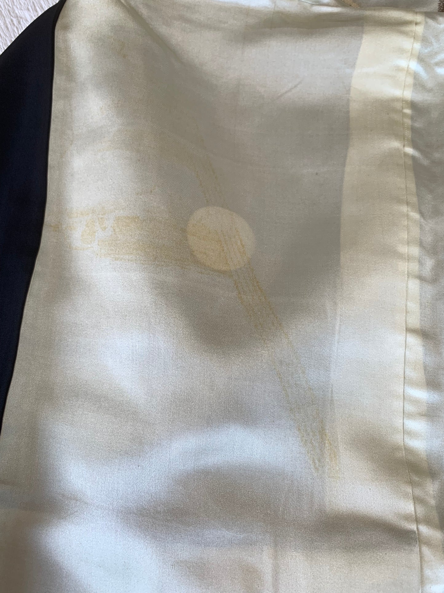 VINTAGE KUROMONTSUKI HAORI "cherry blossoms, maruni-kenkatabami, KUR116" *damage