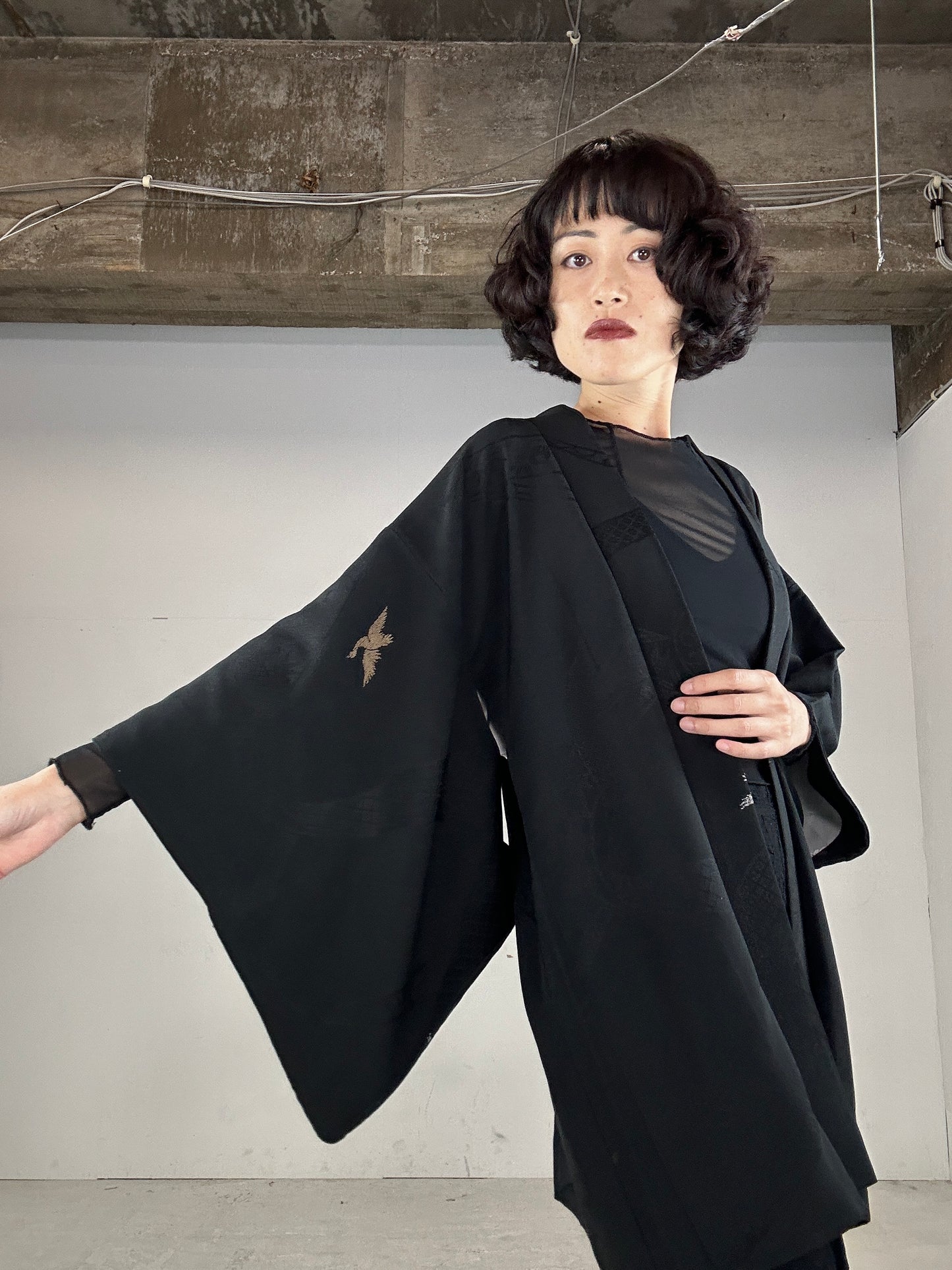 VINTAGE BLACK HAORI "bird, gold” *damage