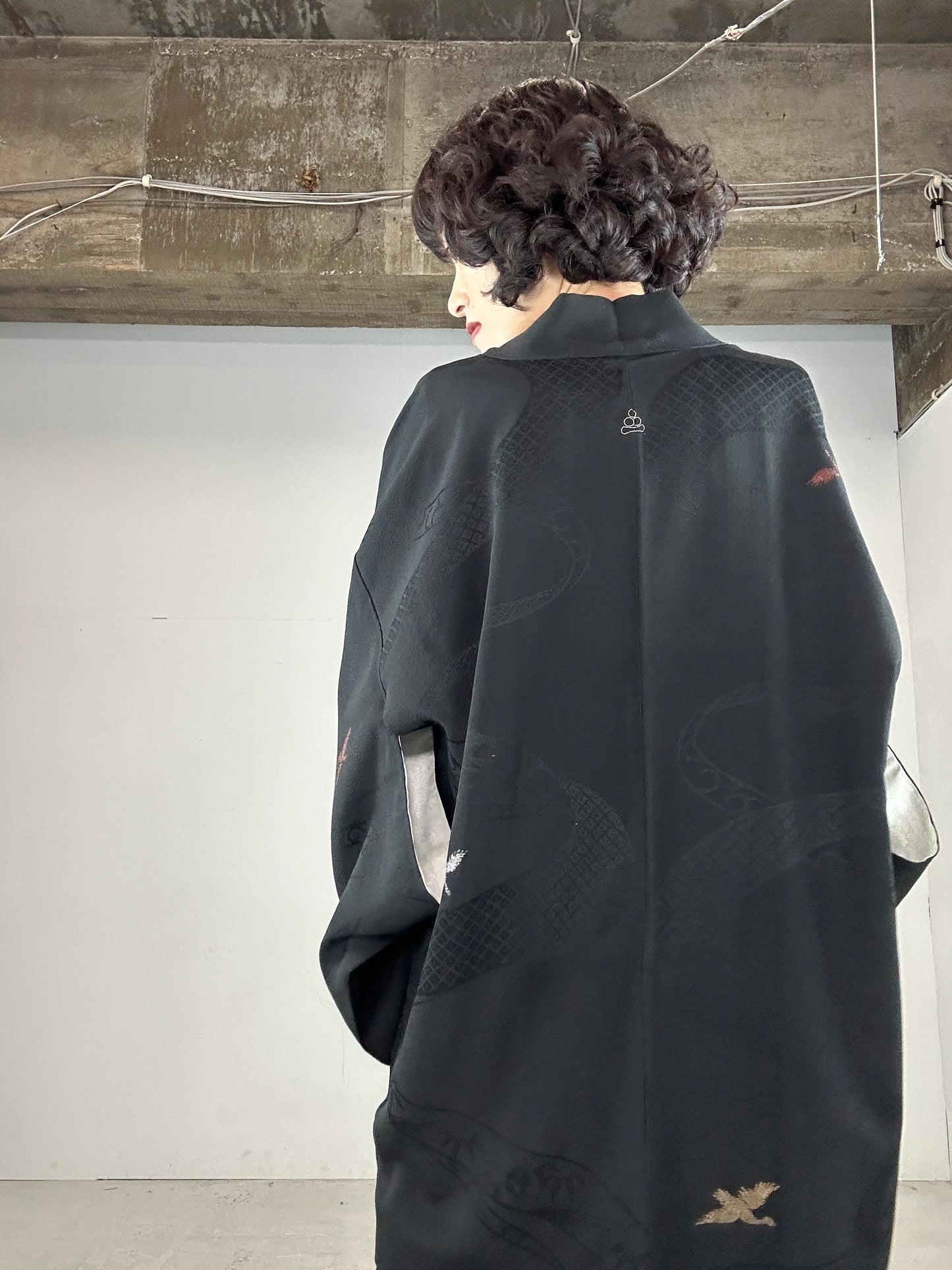 VINTAGE BLACK HAORI "bird, gold” *damage