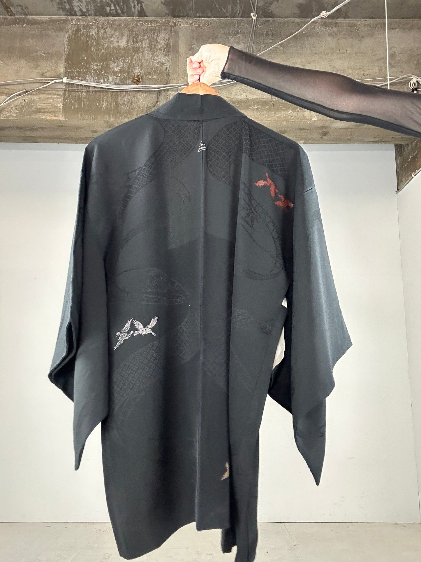 VINTAGE BLACK HAORI "bird, gold” *damage