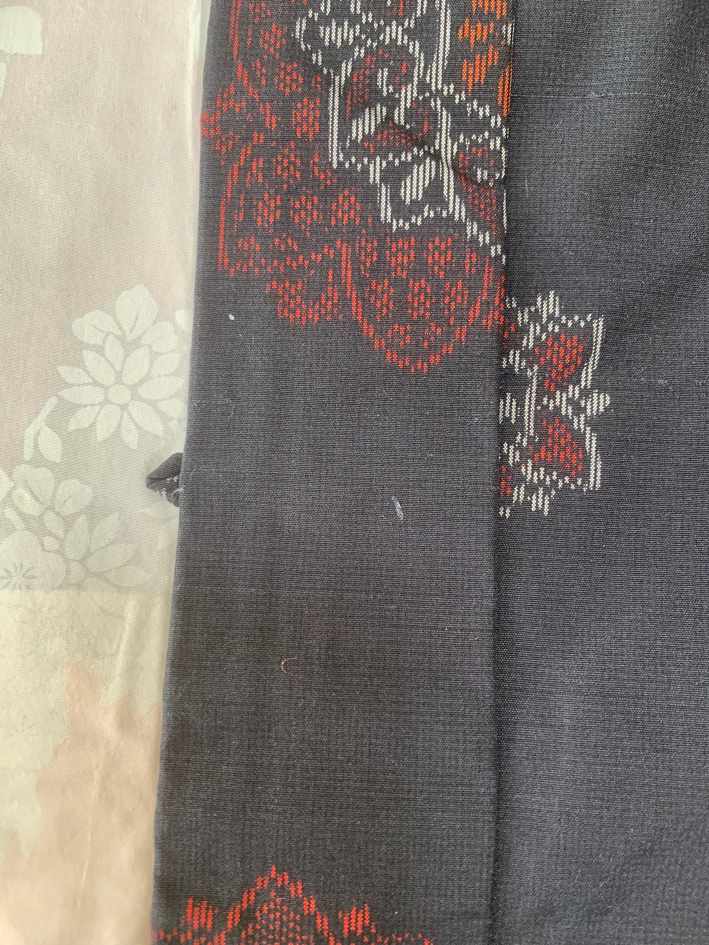 VINTAGE KAWAII HAORI "tsumugi, Haori, black-red, flower, KAW114"