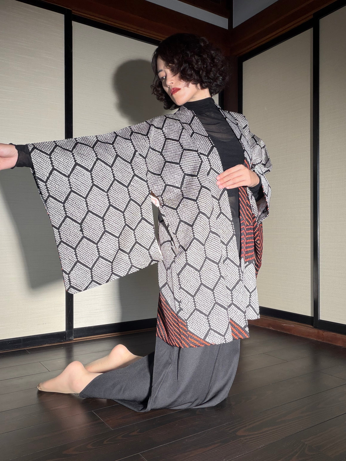 VINTAGE SHIBORI HAORI  "kikkou, SIB130"