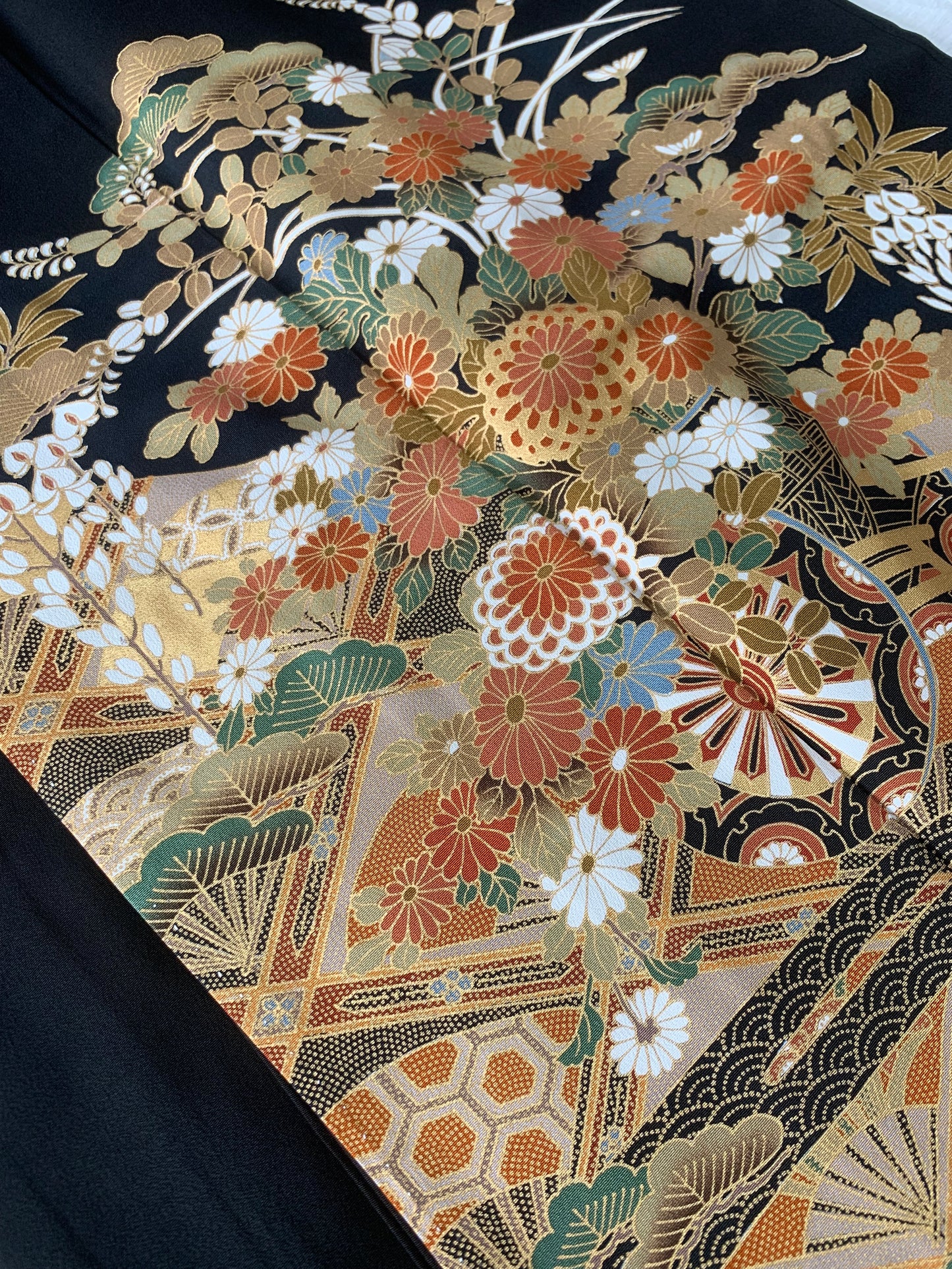 REIWA NIBUSHIKI KIMONO upcycled from Japanese kimono “kurotome, NIB005”