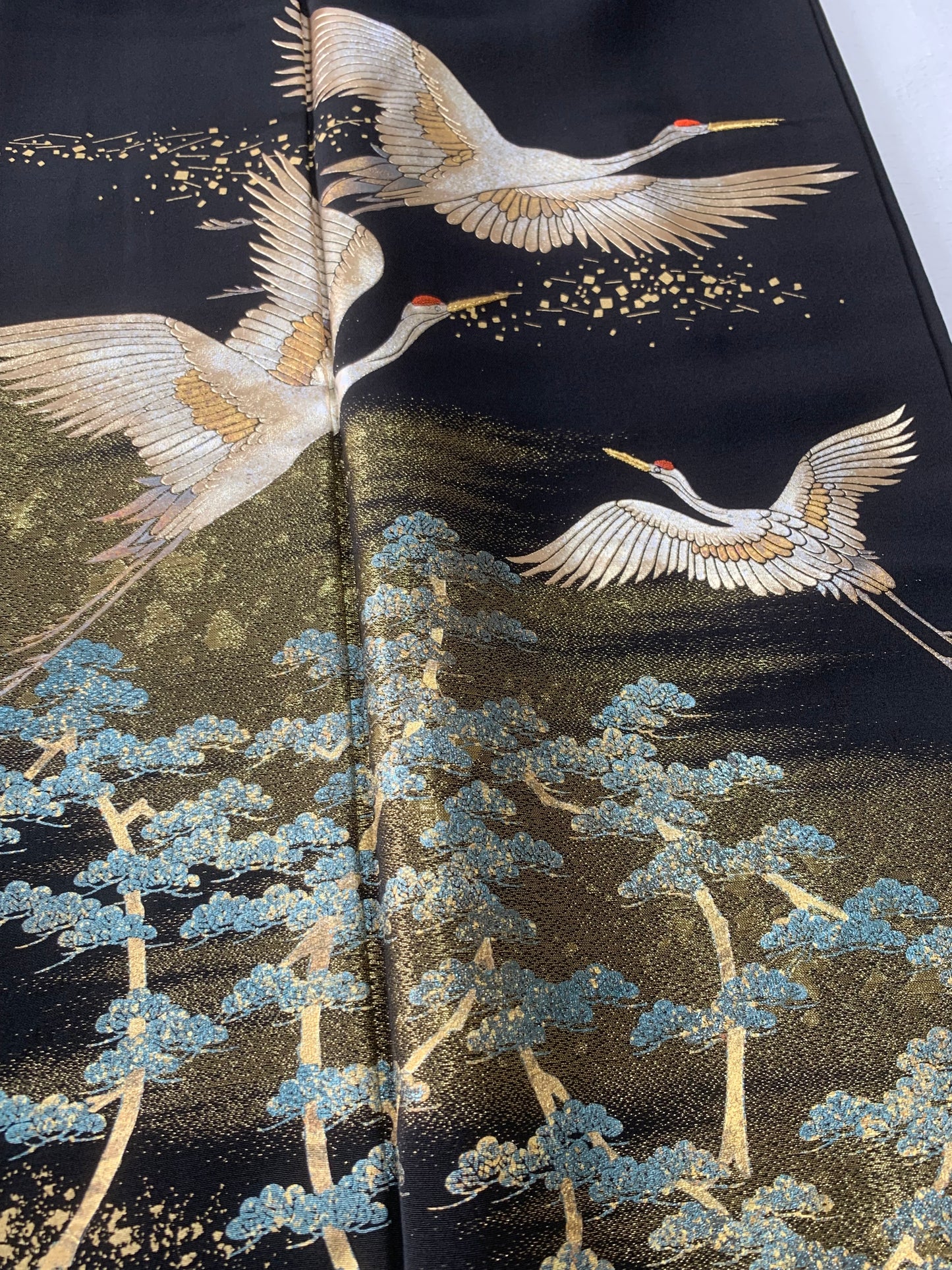 REIWA NIBUSHIKI KIMONO upcycled from Japanese kimono “kurotome, NIB006”