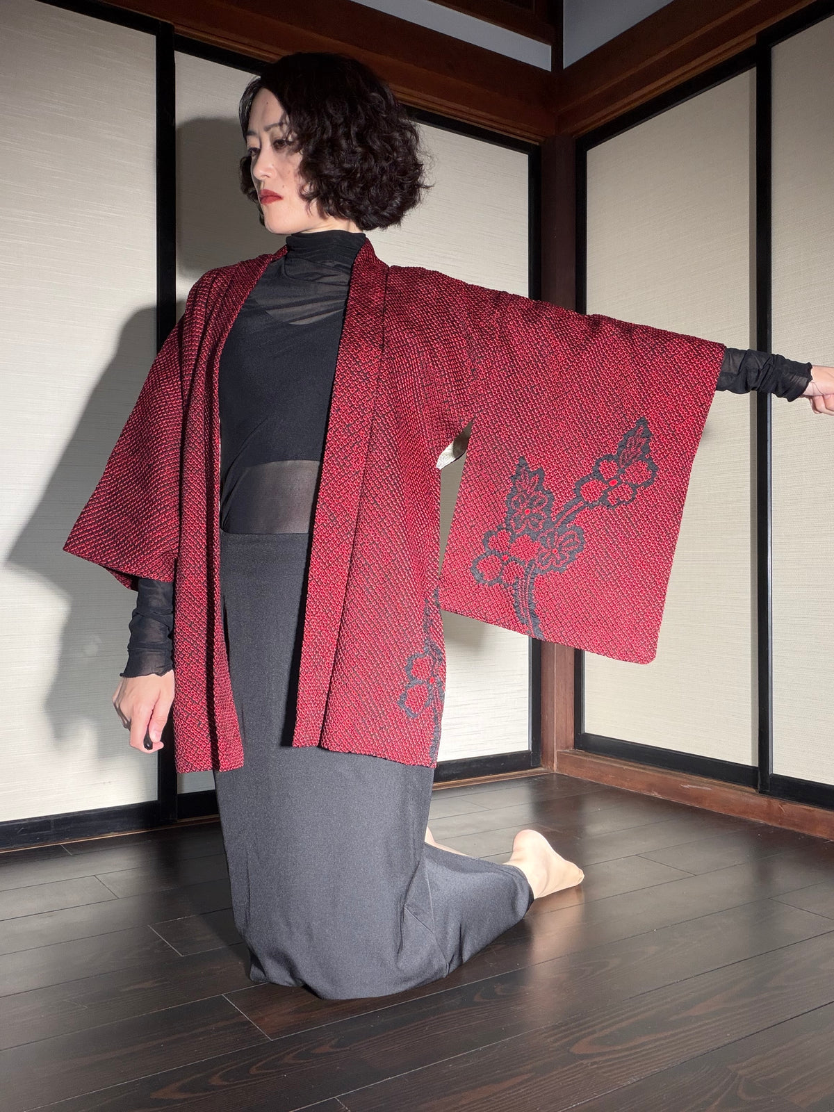 VINTAGE SHIBORI HAORI  "red-black, SIB133" *damage