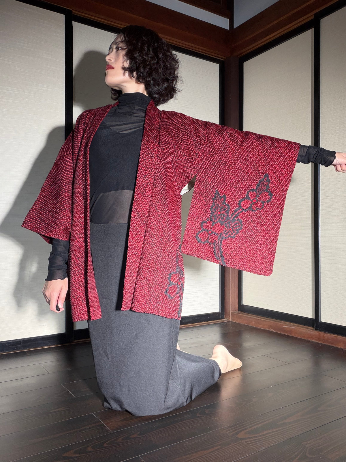 VINTAGE SHIBORI HAORI  "red-black, SIB133" *damage