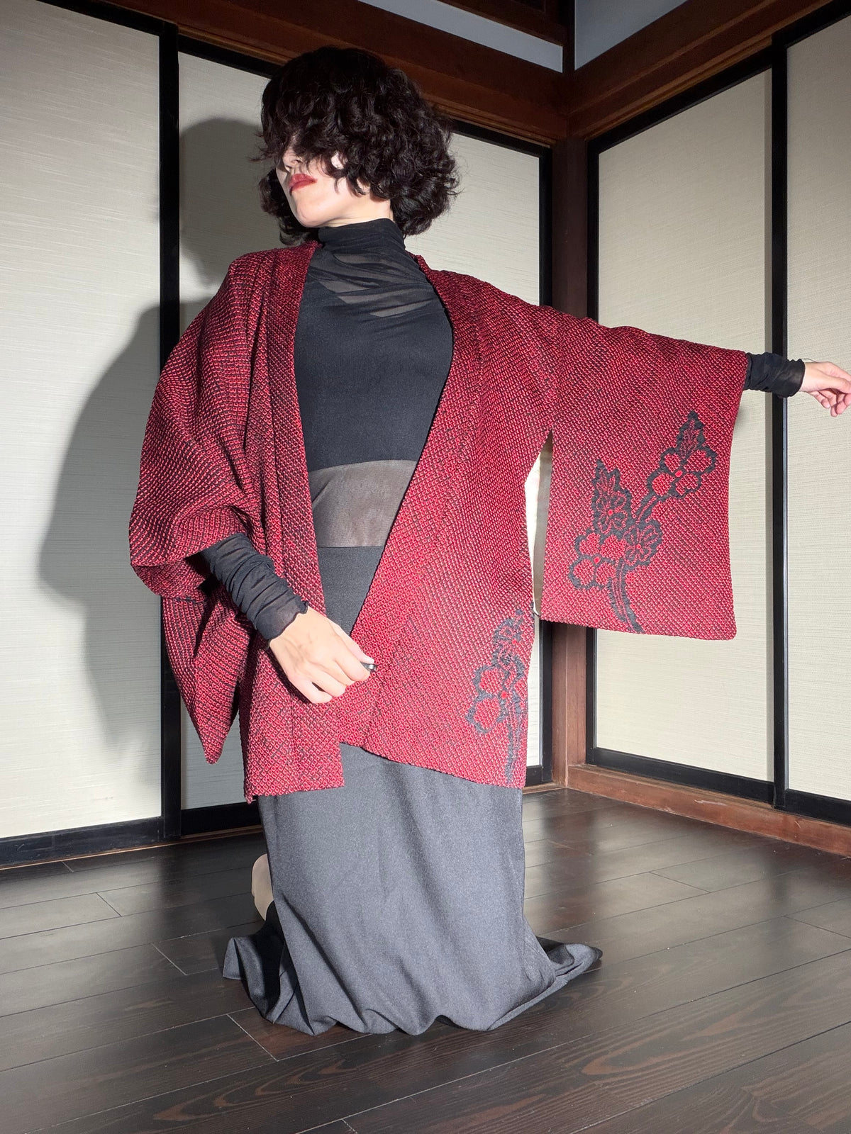 VINTAGE SHIBORI HAORI  "red-black, SIB133" *damage