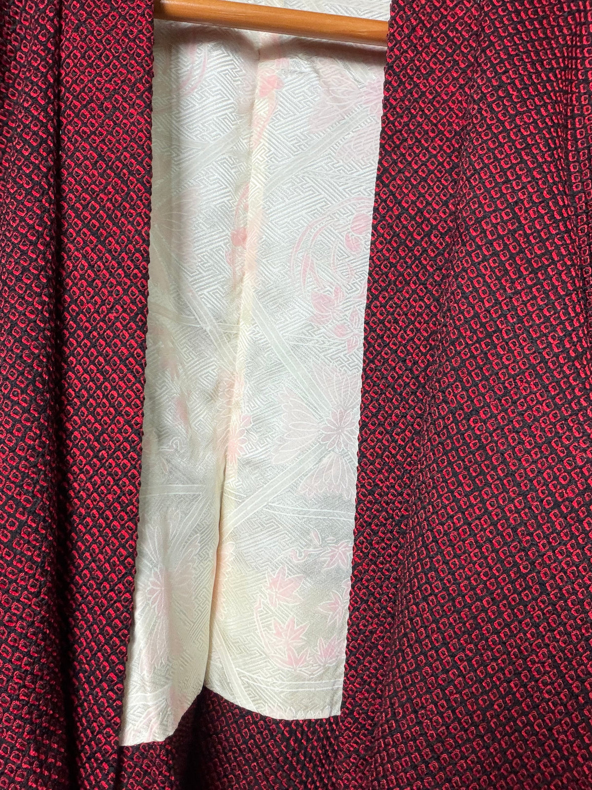 VINTAGE SHIBORI HAORI  "red-black, SIB133" *damage