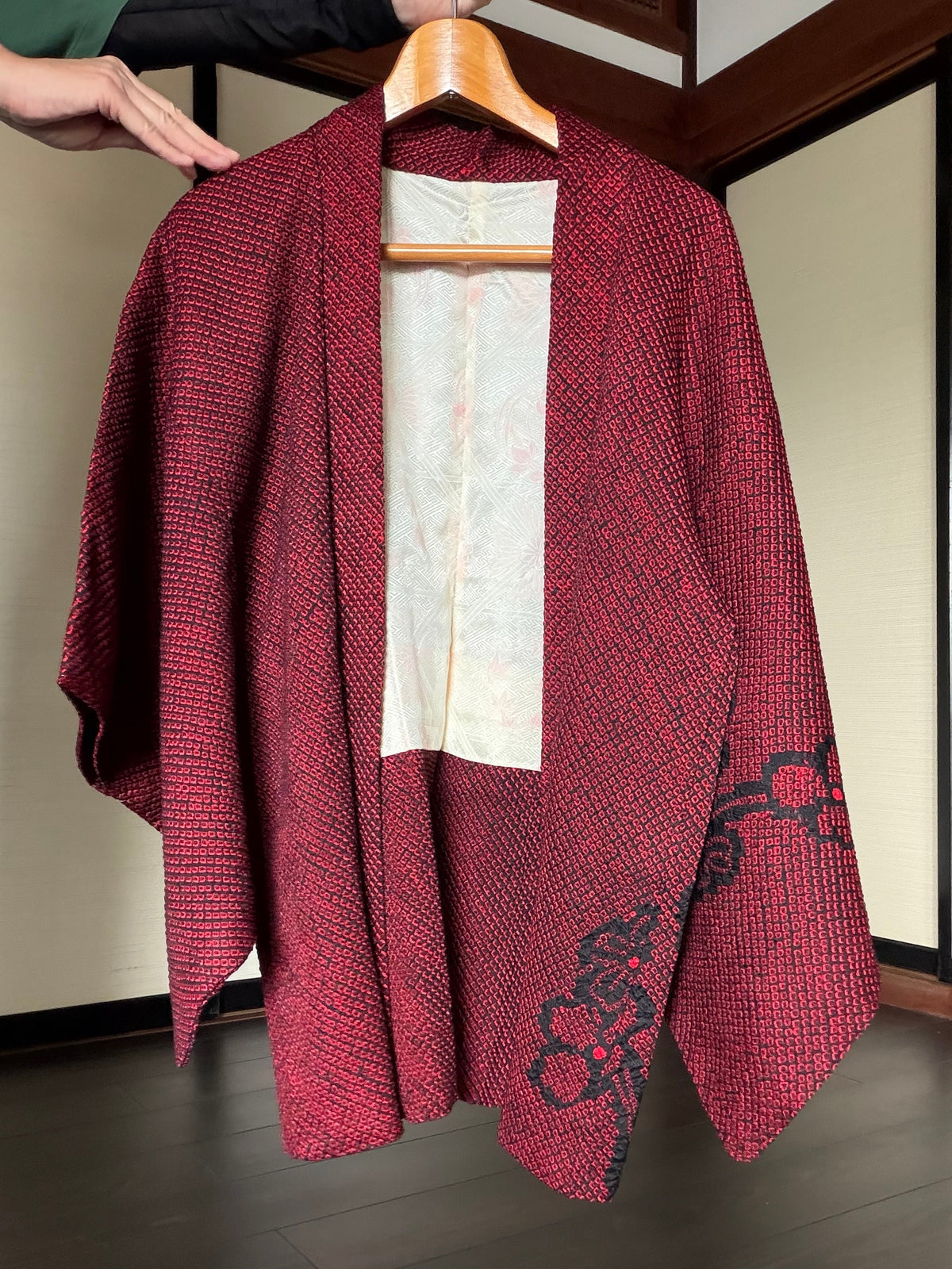 VINTAGE SHIBORI HAORI  "red-black, SIB133" *damage