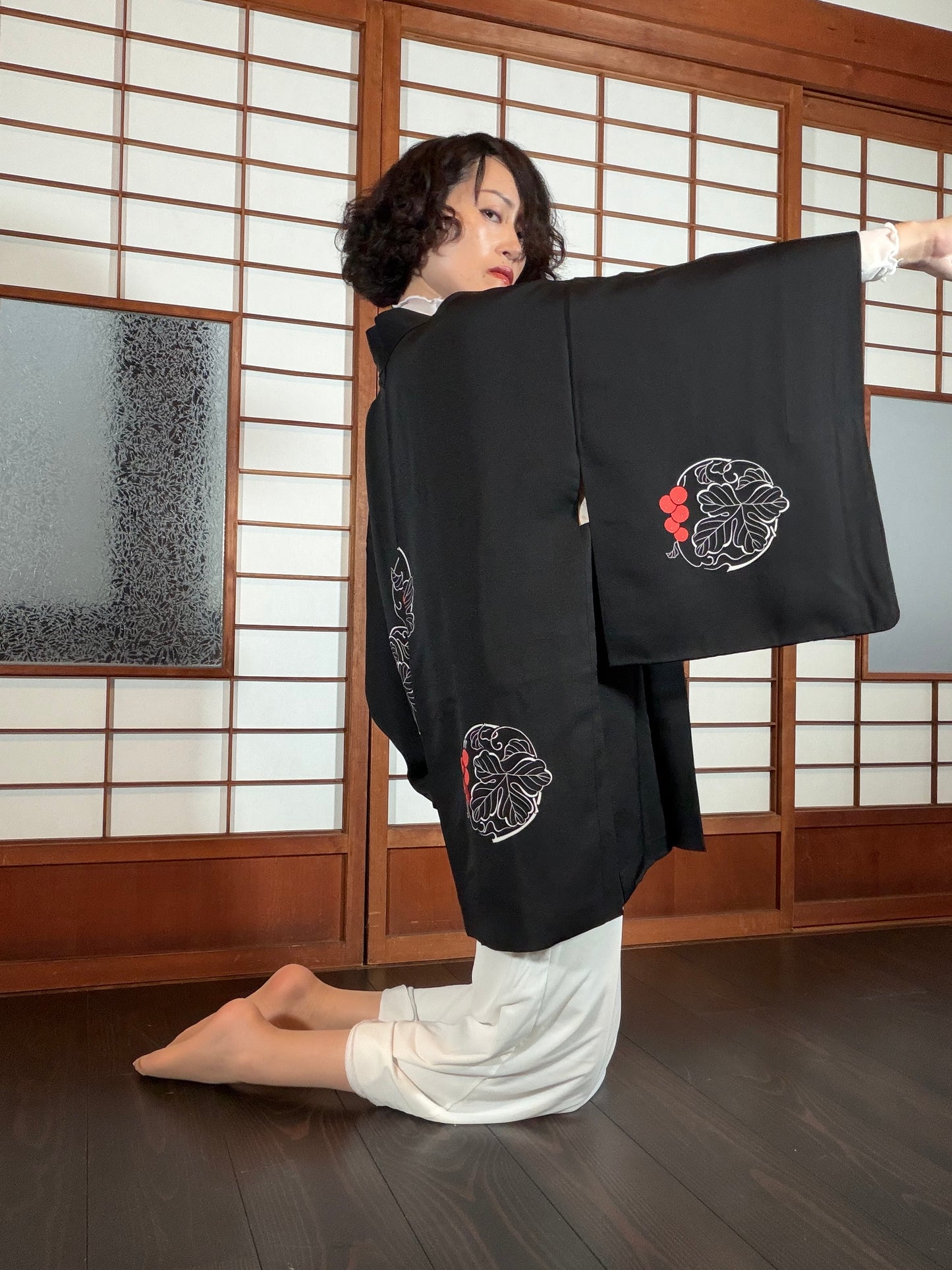 VINTAGE BLACK HAORI  "kajitsu, red BLK193"