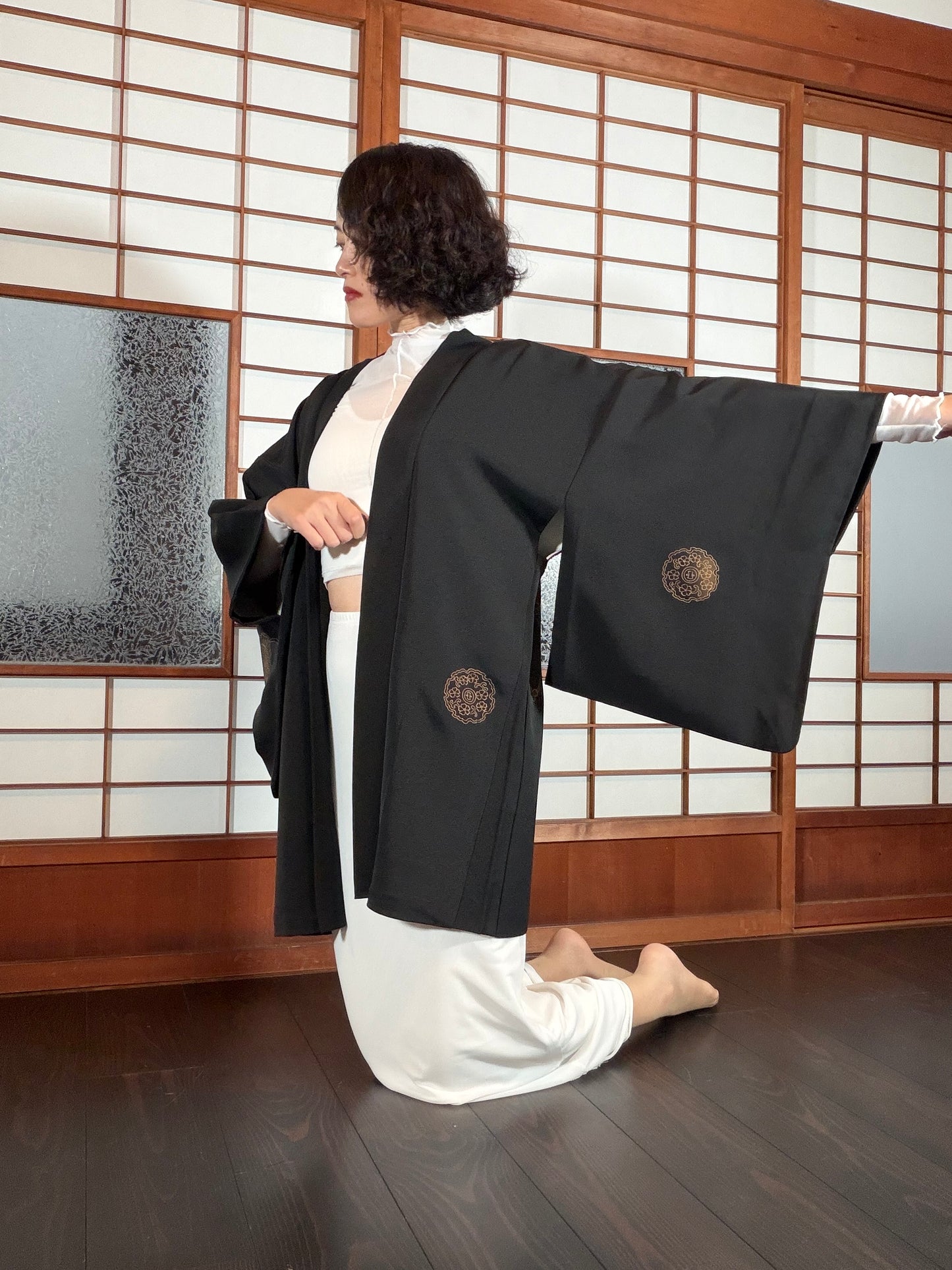VINTAGE BLACK HAORI  "yukiwa, gold, red BLK192"