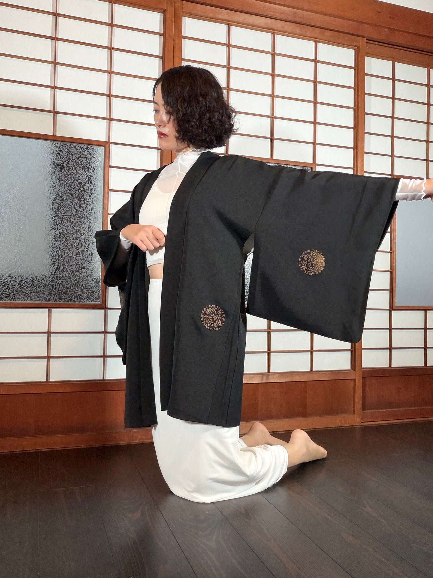 VINTAGE BLACK HAORI  "yukiwa, gold, red BLK192"
