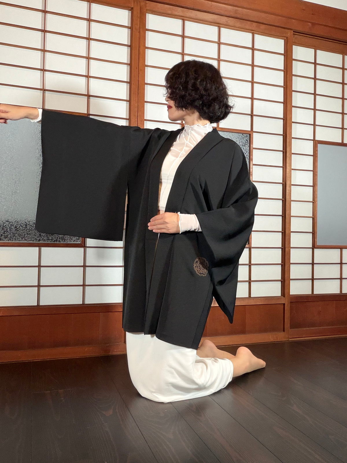 VINTAGE BLACK HAORI  "yukiwa, gold, red BLK192"