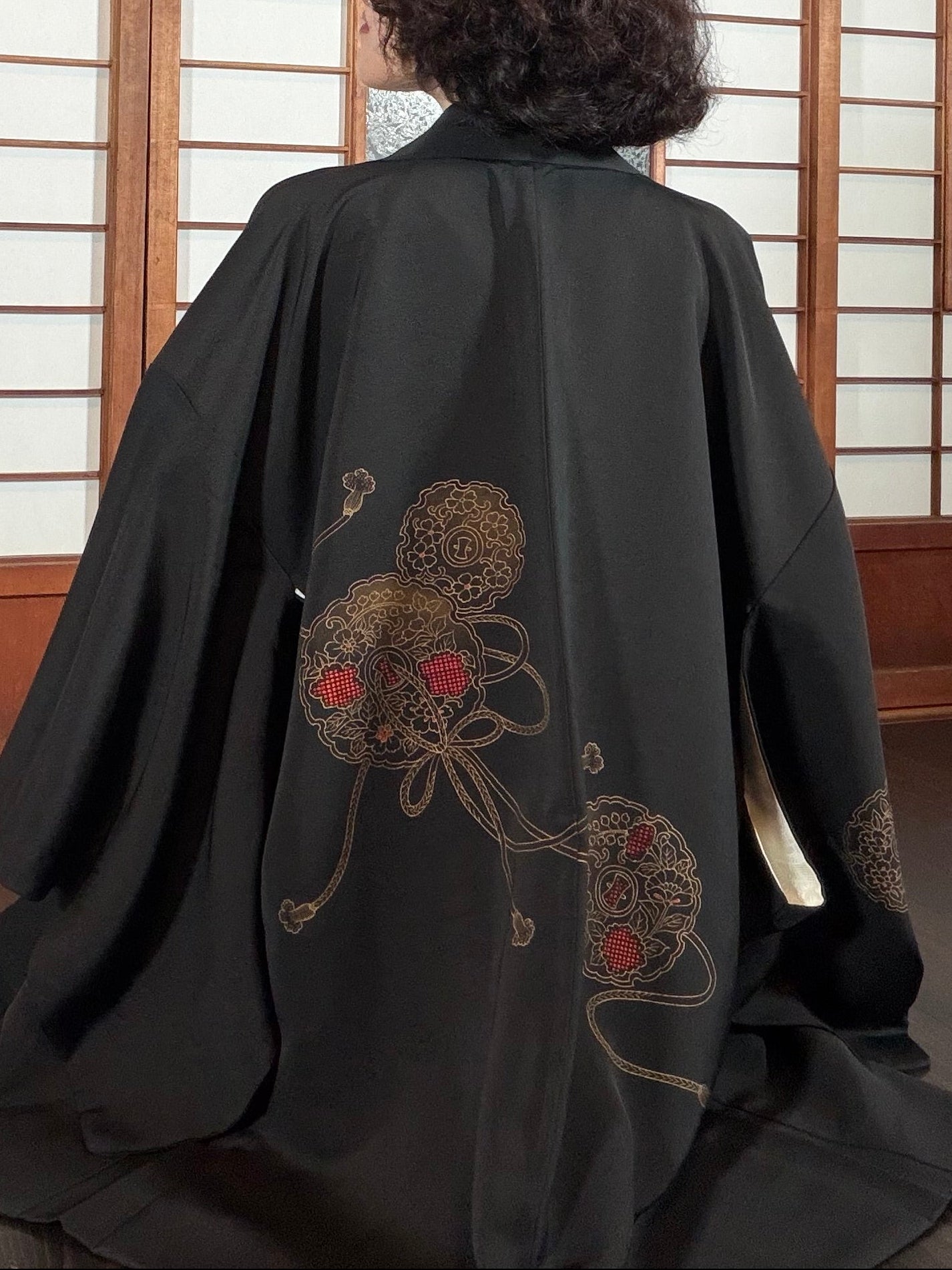 VINTAGE BLACK HAORI  "yukiwa, gold, red BLK192"