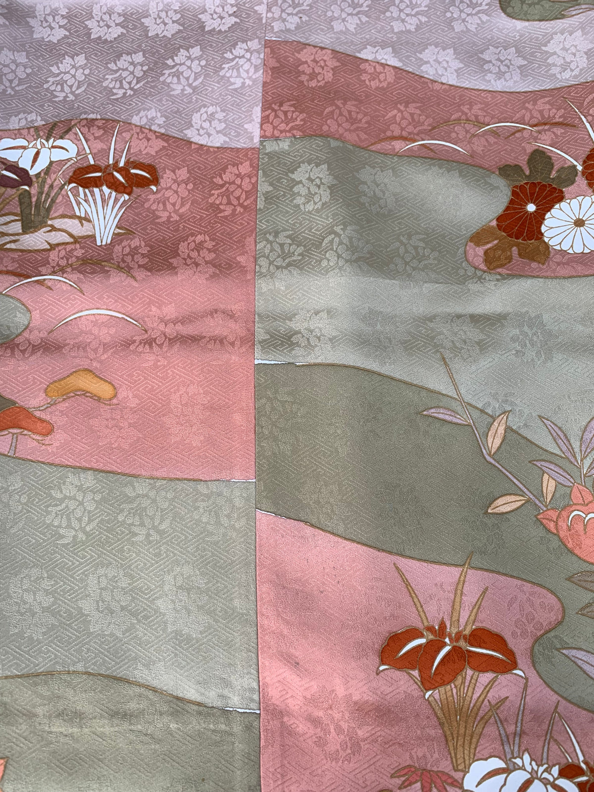 Kimono Skirt "SAI003" — Upcycled from Japanese Kimono Foumongi