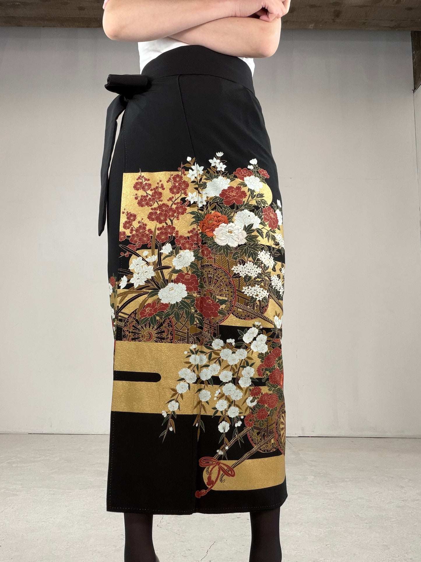 EDO-ZUMA SKIRT UPCYCLED FROM JAPANESE KIMONO "EDO032"