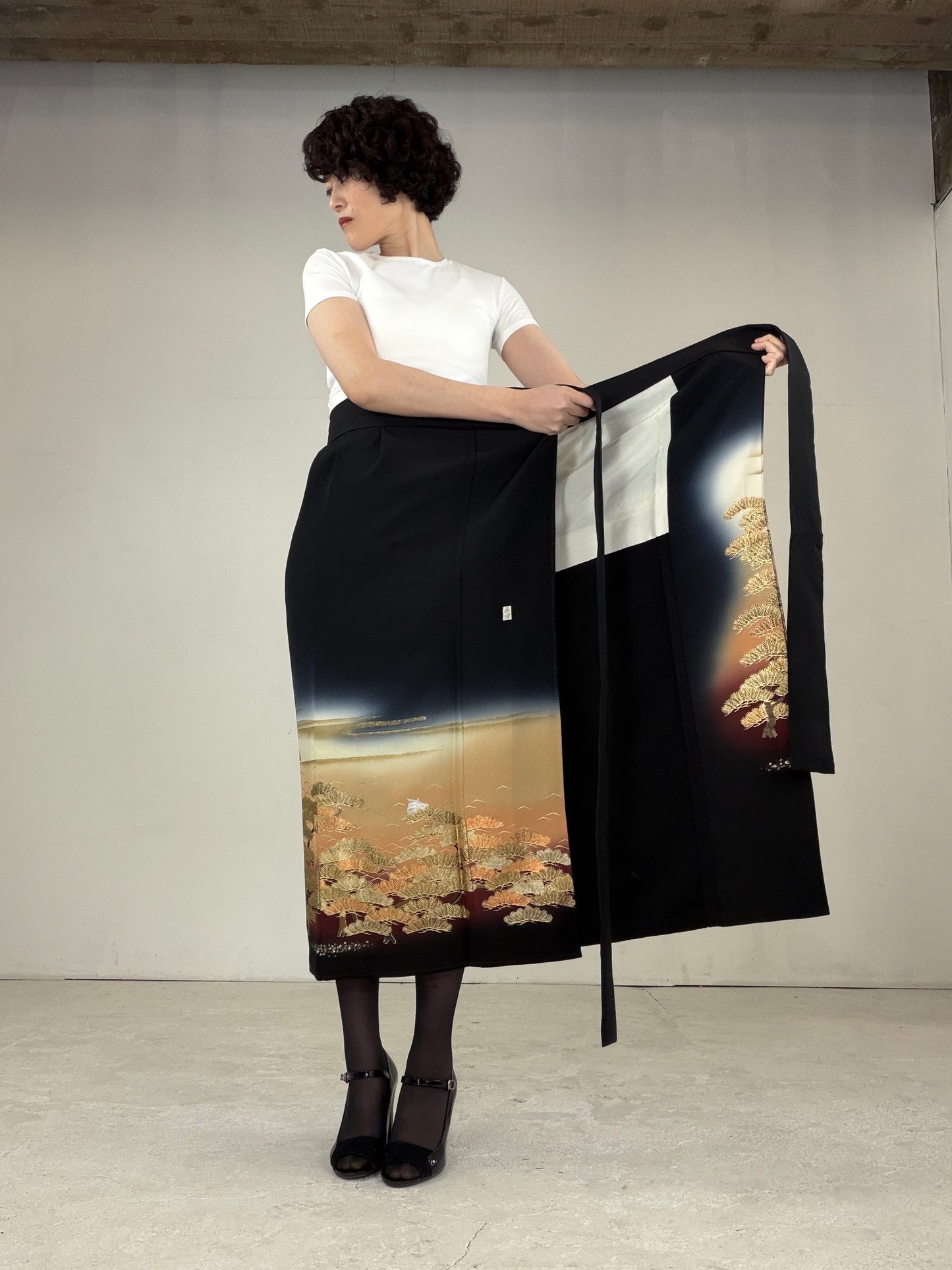 EDO-ZUMA SKIRT UPCYCLED FROM JAPANESE KIMONO "EDO035"