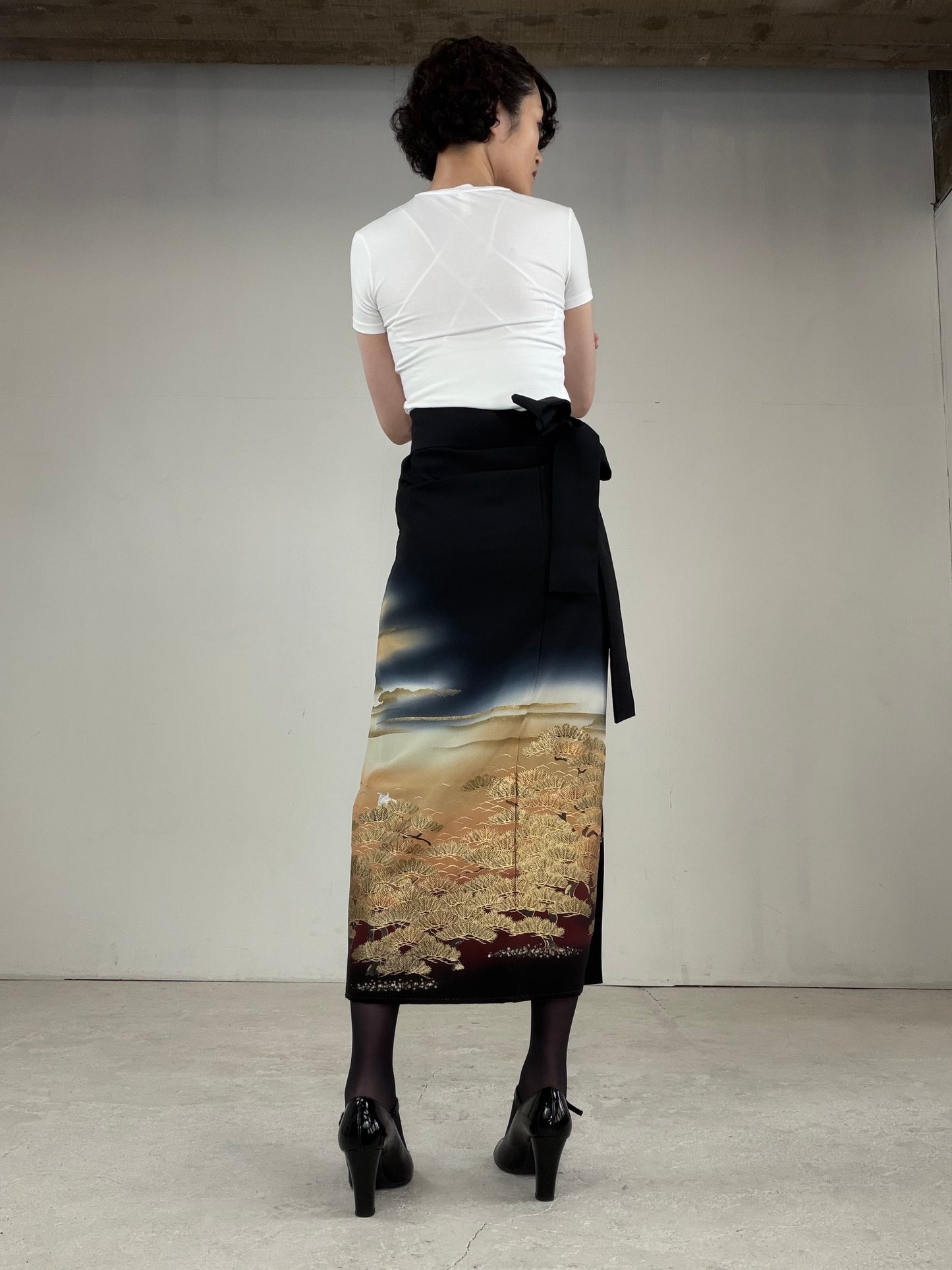 EDO-ZUMA SKIRT UPCYCLED FROM JAPANESE KIMONO "EDO035"