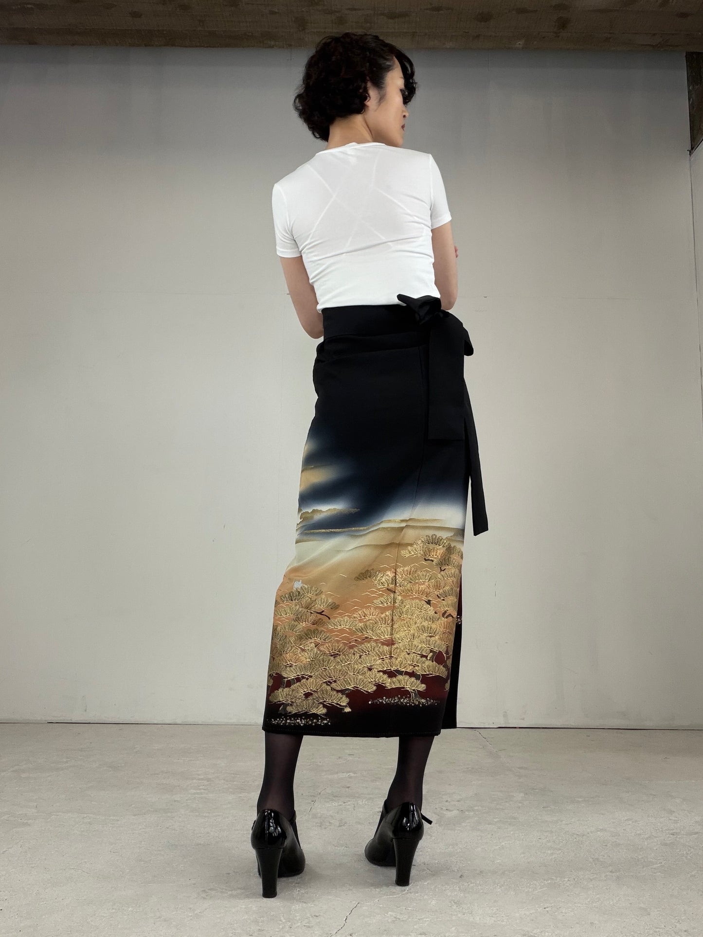 EDO-ZUMA SKIRT UPCYCLED FROM JAPANESE KIMONO "EDO035"