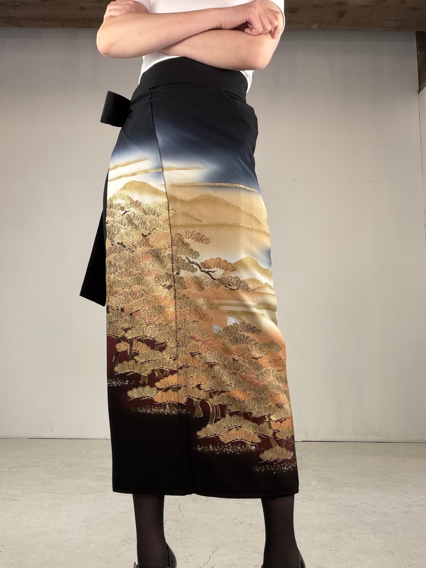 EDO-ZUMA SKIRT UPCYCLED FROM JAPANESE KIMONO "EDO035"